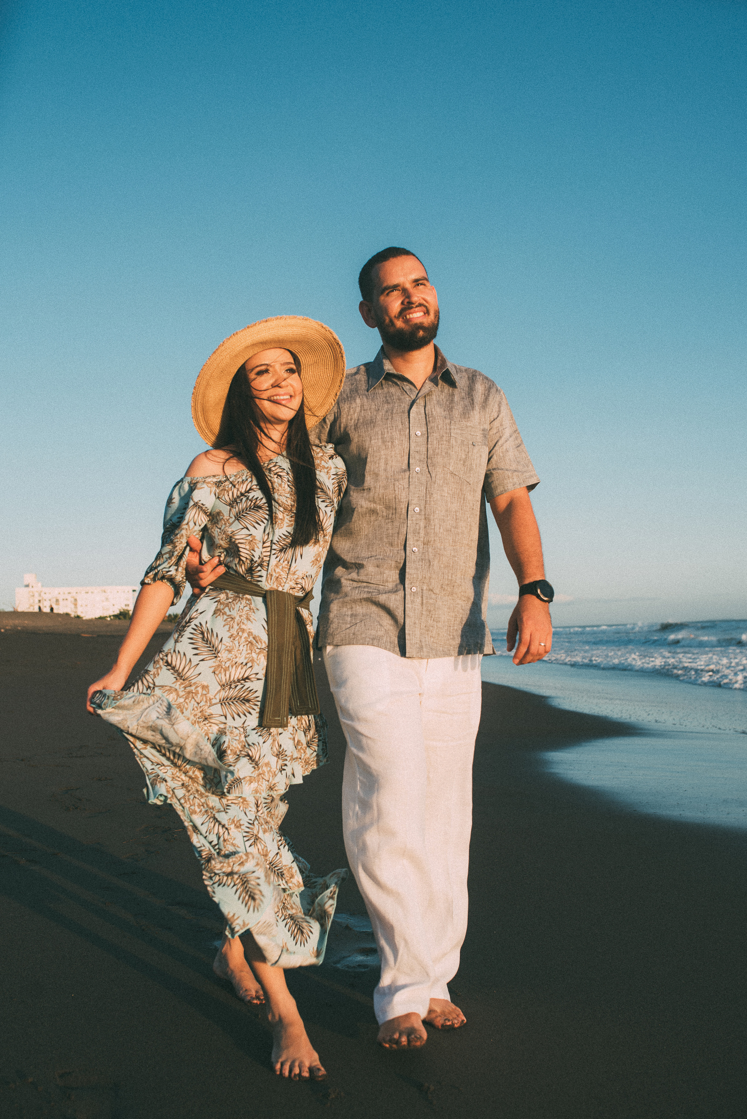 Sesion fotográfico de pre boda en la playa. Fotógrafo familiar, retratos. Panamá, Chiriqui. Ruslán Rusakóv
