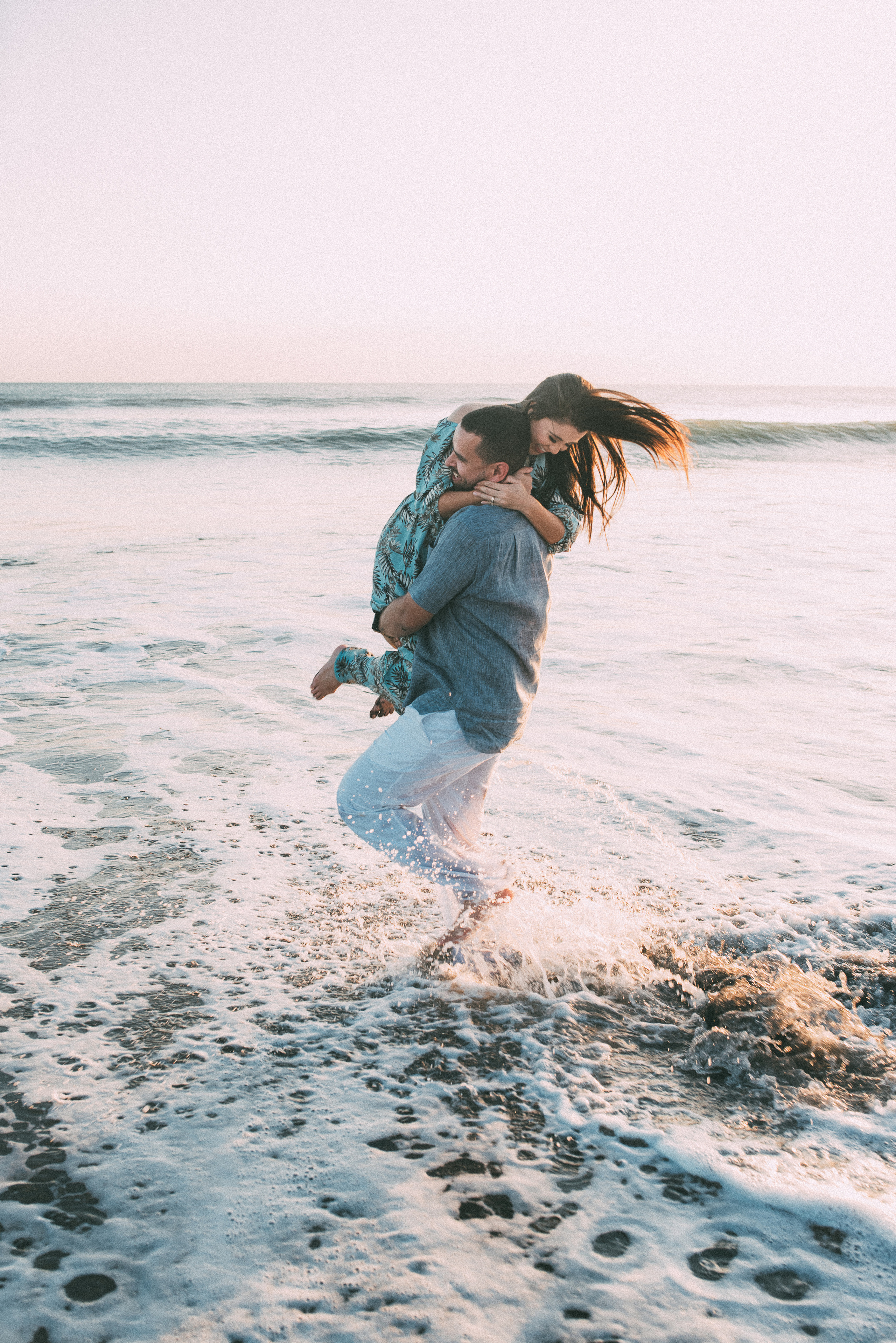 Sesion fotográfico de pre boda en la playa. Fotógrafo familiar, retratos. Panamá, Chiriqui. Ruslán Rusakóv