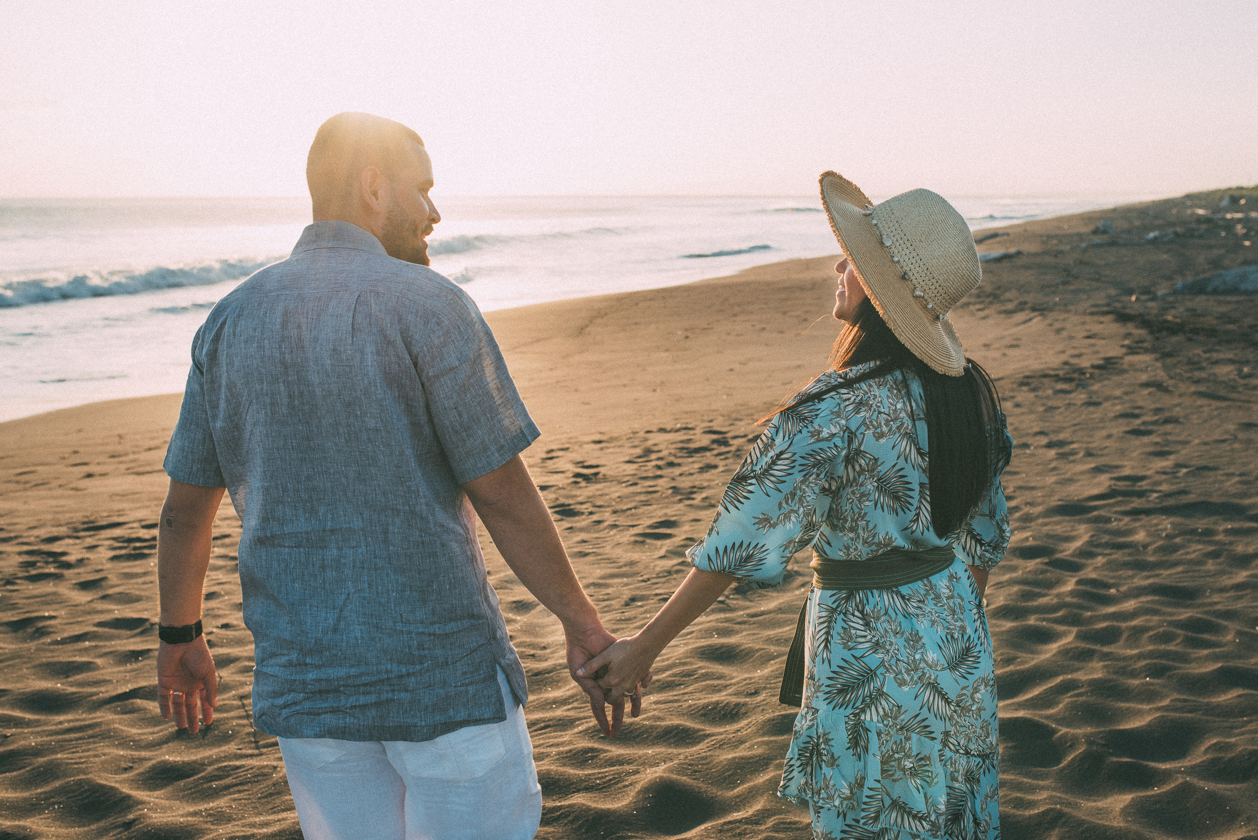 Sesion fotográfico de pre boda en la playa. Fotógrafo familiar, retratos. Panamá, Chiriqui. Ruslán Rusakóv
