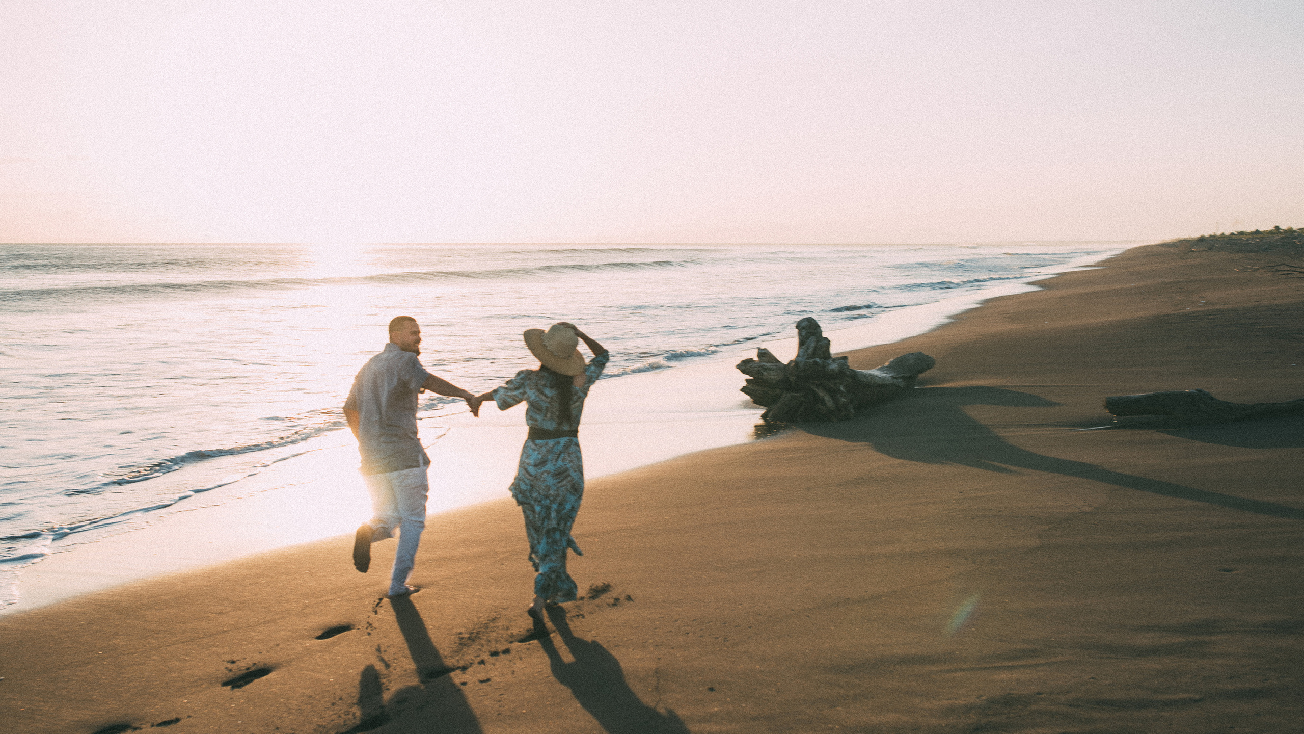 Sesion fotográfico de pre boda en la playa. Fotógrafo familiar, retratos. Panamá, Chiriqui. Ruslán Rusakóv