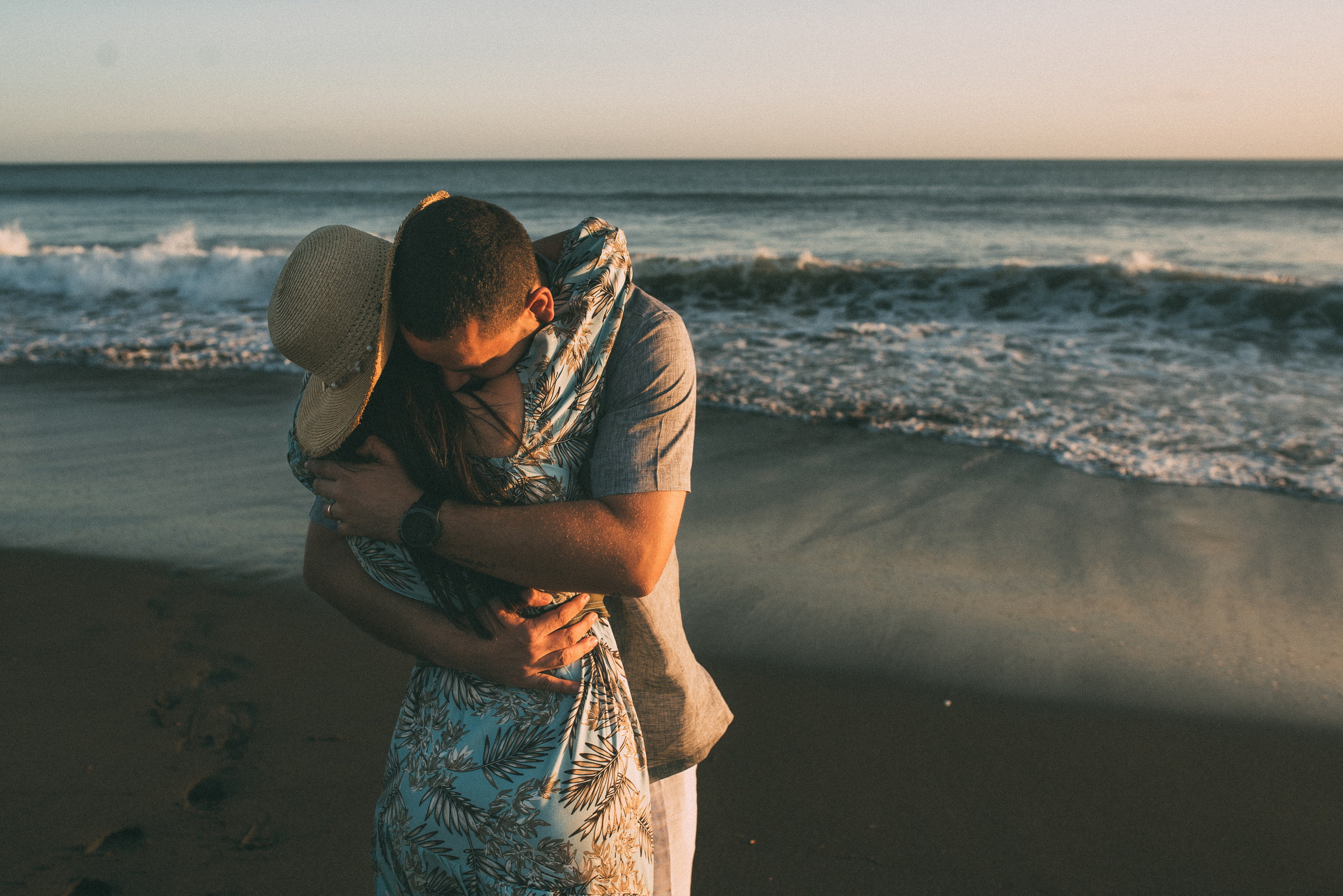 Sesion fotográfico de pre boda en la playa. Fotógrafo familiar, retratos. Panamá, Chiriqui. Ruslán Rusakóv