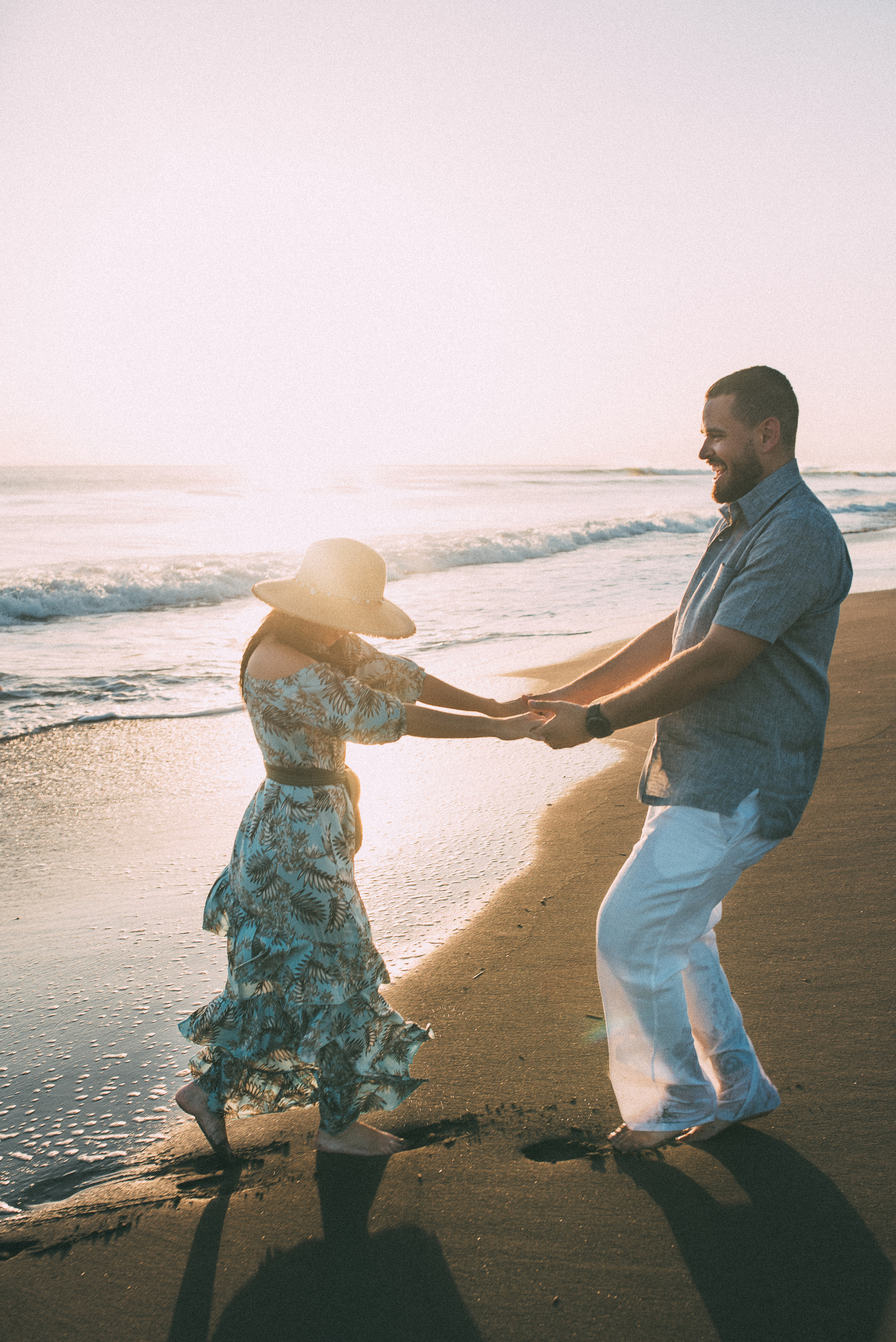 Sesion fotográfico de pre boda en la playa. Fotógrafo familiar, retratos. Panamá, Chiriqui. Ruslán Rusakóv