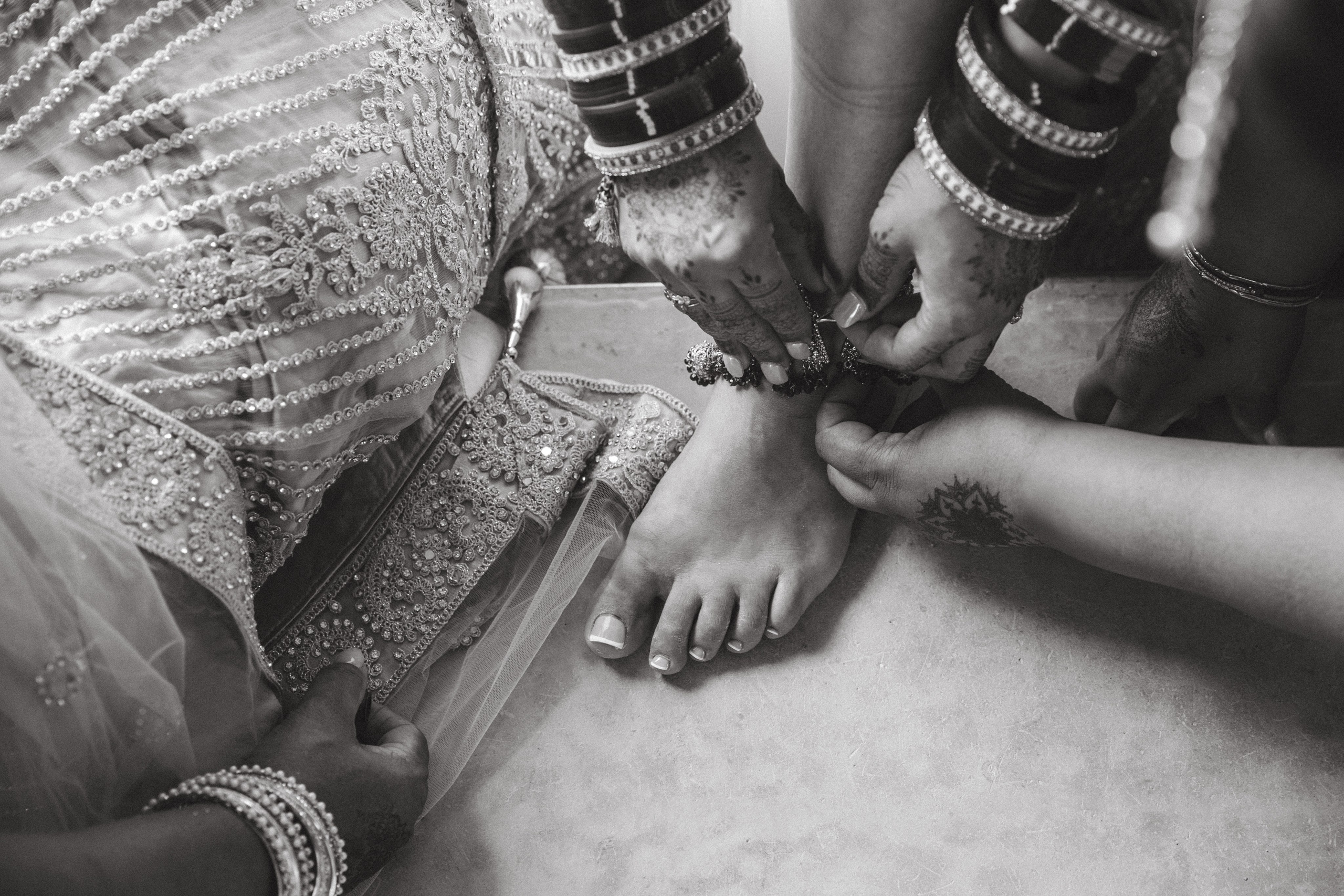 Patrik & Naomi. Monestir Sant Salvi. Paola wedding photographer / videographer in Barcelona