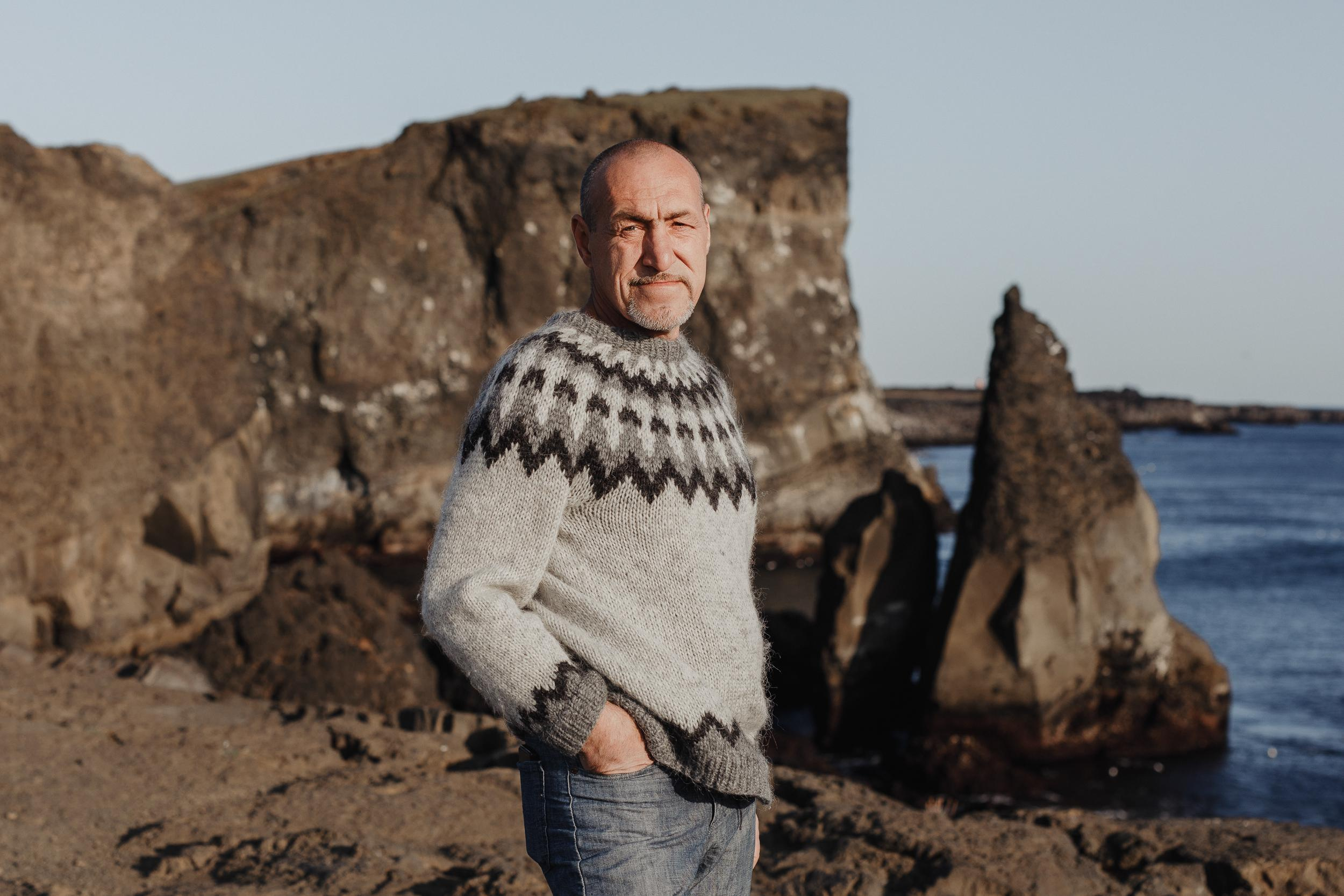 Family photographer Iceland. Iceland elopement photographer & videographer