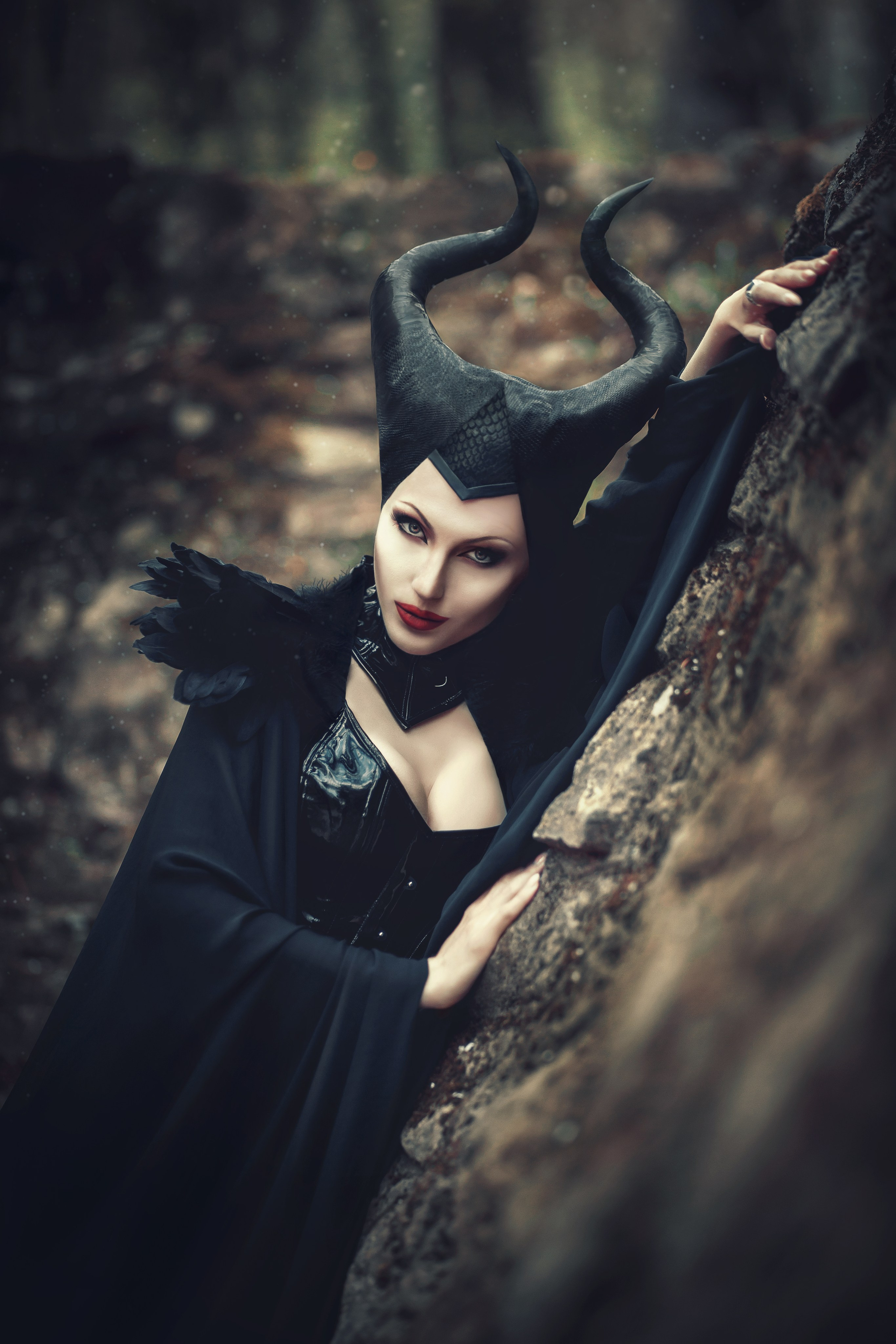 Fantasy cosplay portrait with dramatic studio lighting. Dark aesthetic cosplay photoshoot in Belgrade. Creative fantasy character photography in Serbia