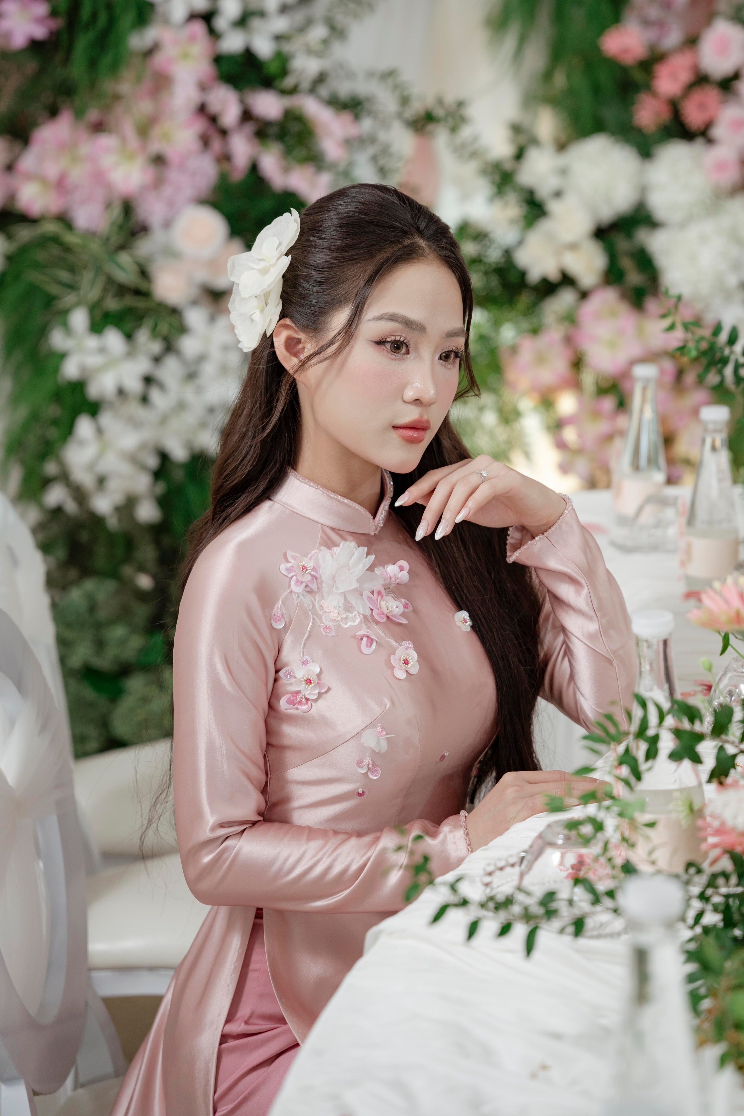 LINH & HUYEN. WEDDING PHOTOGRAPHER IN VIETNAM