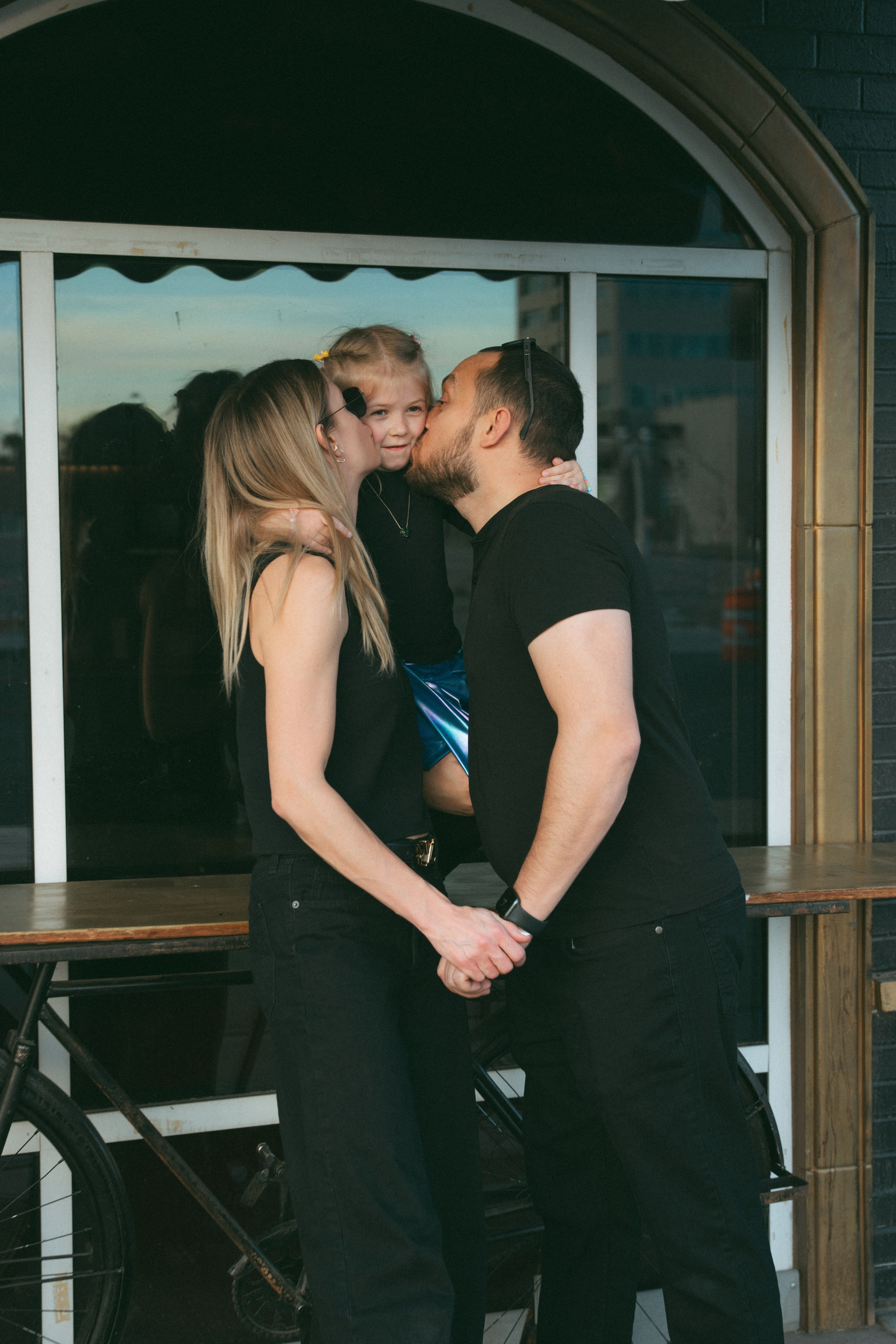 Santa Monica Family photographer. Los Angeles family photographer. Family photography. Family photoshoot. Maternity photoshoot. Beach family photoshoot. Home family photoshoot. Maternity beach photoshoot. Family holiday photoshoot. Family photographer. Photographer for families