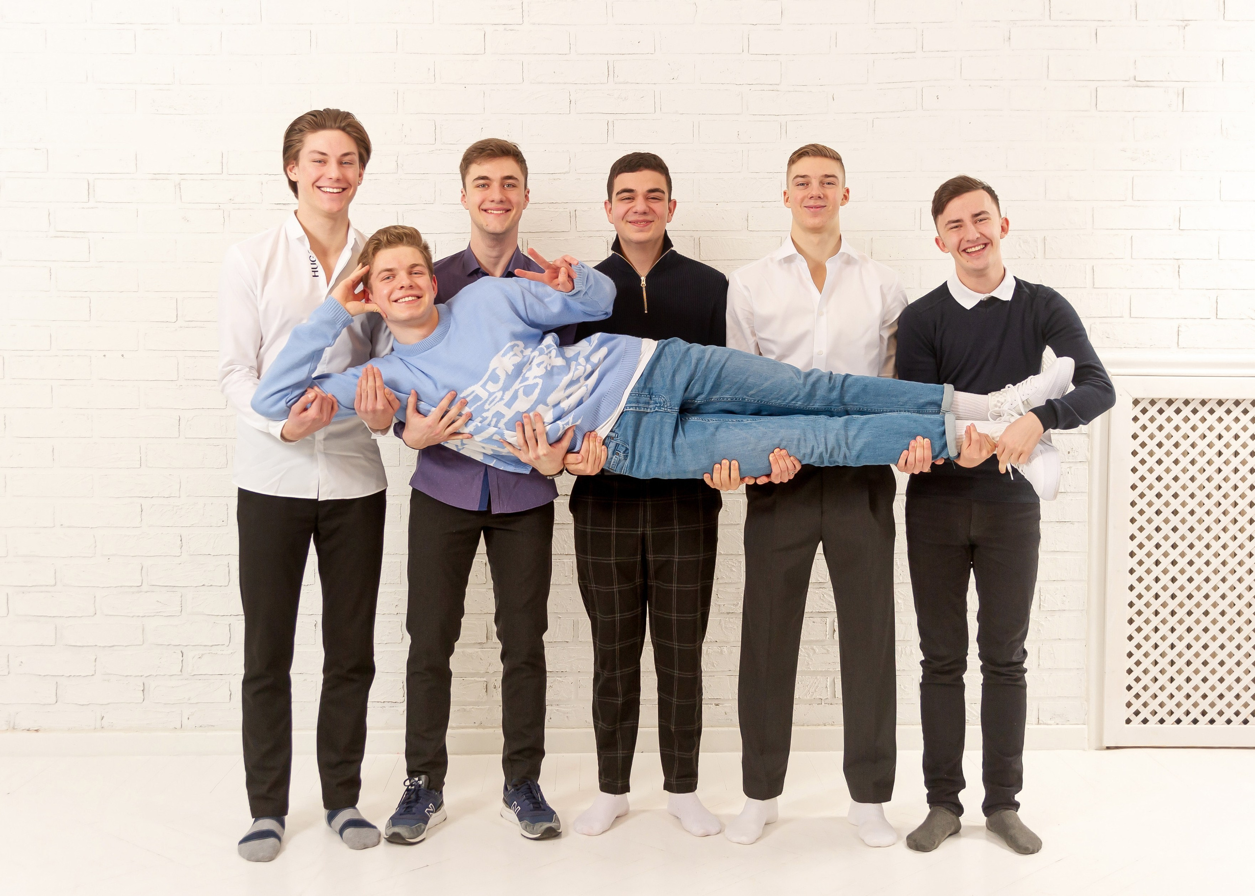 Выпускные альбомы для школ — для дружных классов. Нескучные выпускные альбомы в Таллине | Авторские макеты