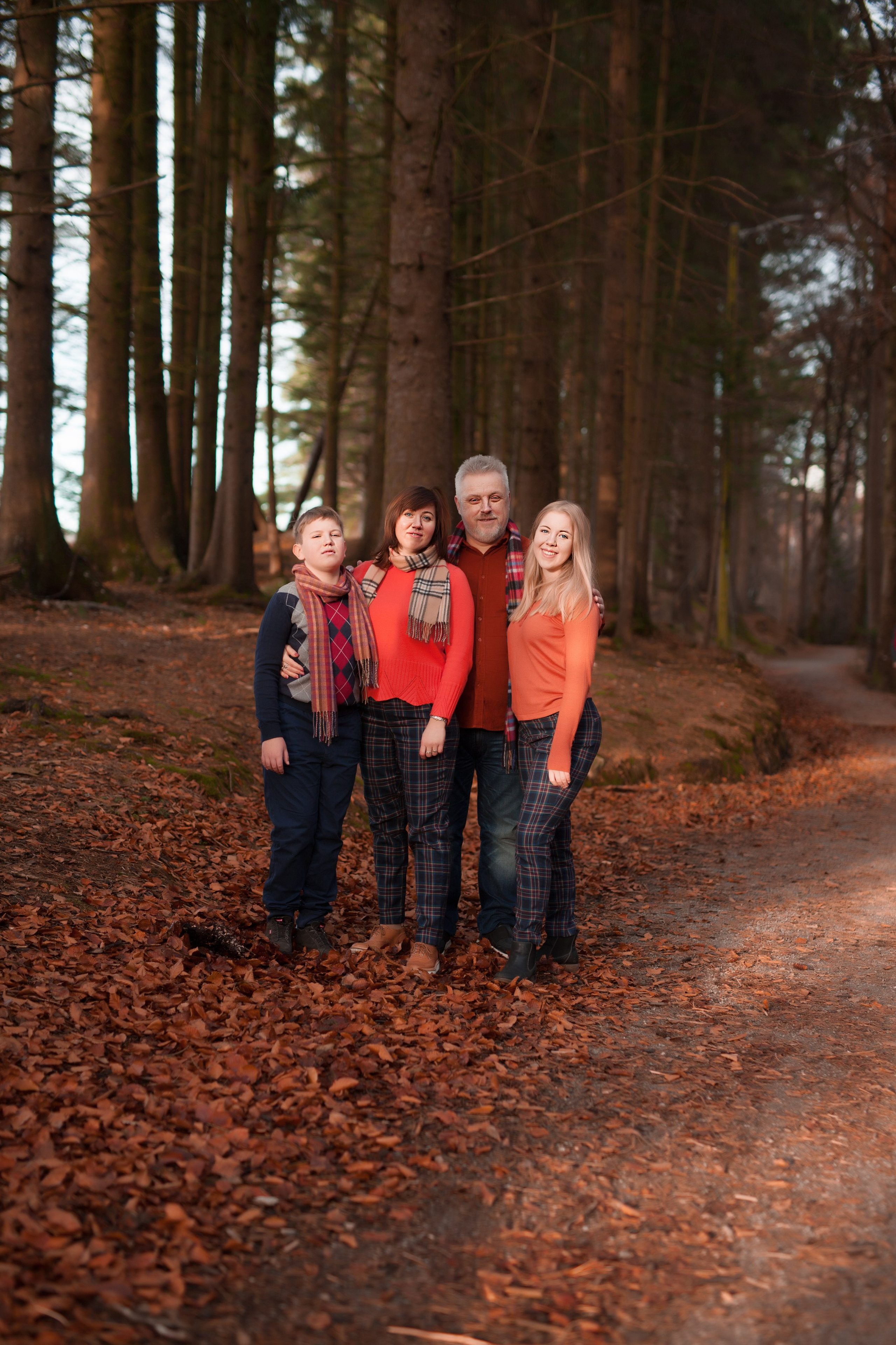 Gold october. Family and real state photographer in Haugesund Dina Vikra