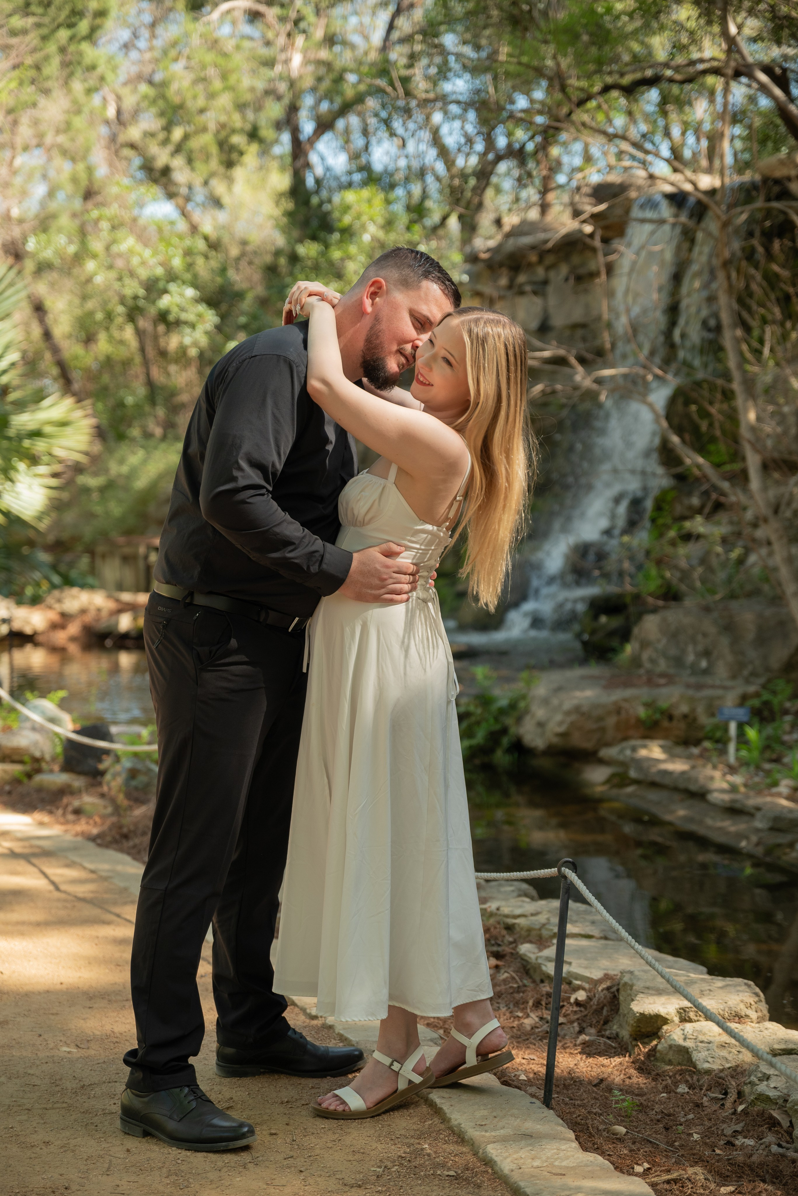 Engagement session in Austin. Wedding photo and video Texas