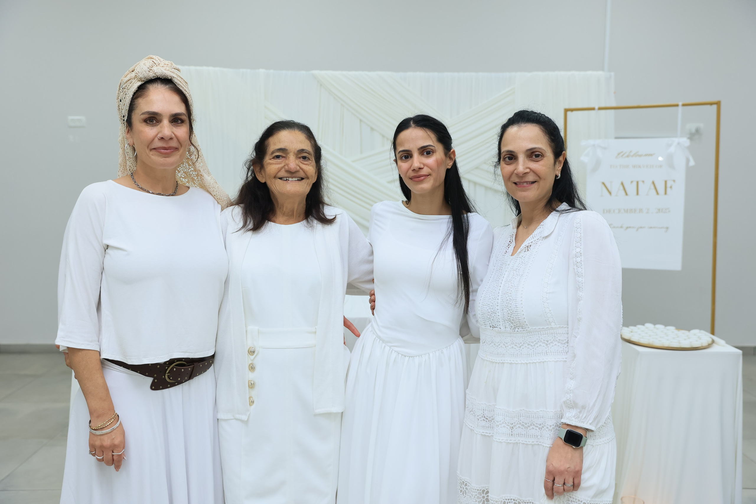 נטף הפרשת חלה. שני ויזל | צלמת הריון, צילומי משפחה וצילומי בוק בת מצווה