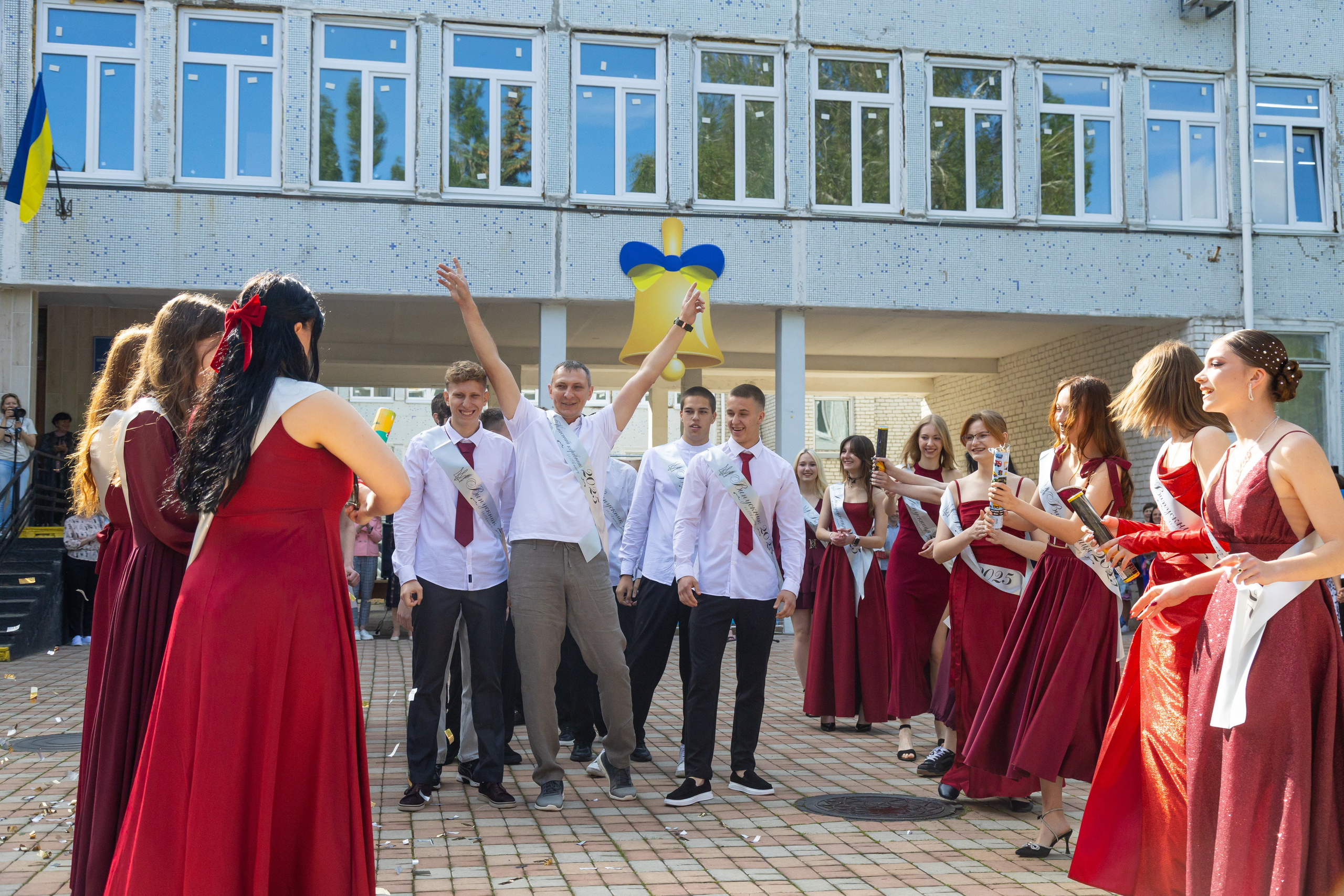 Пример фотосессии последний звонок и выпускной 11А, все в куче по очереди