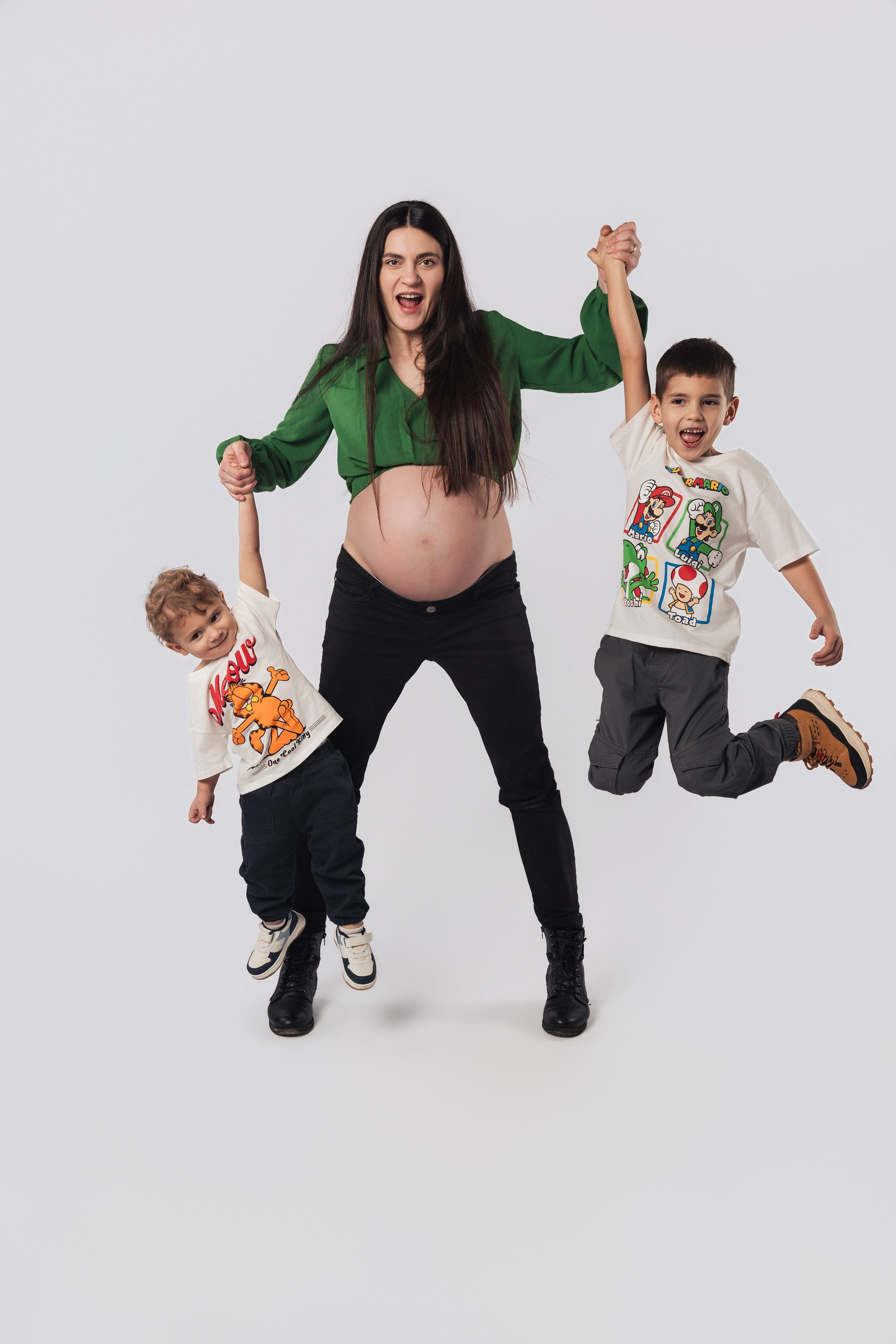 Maternitate | Fam Dragos. Dani Vaida | Fotograf evenimente, portret și familie – Baia Mare Maramures