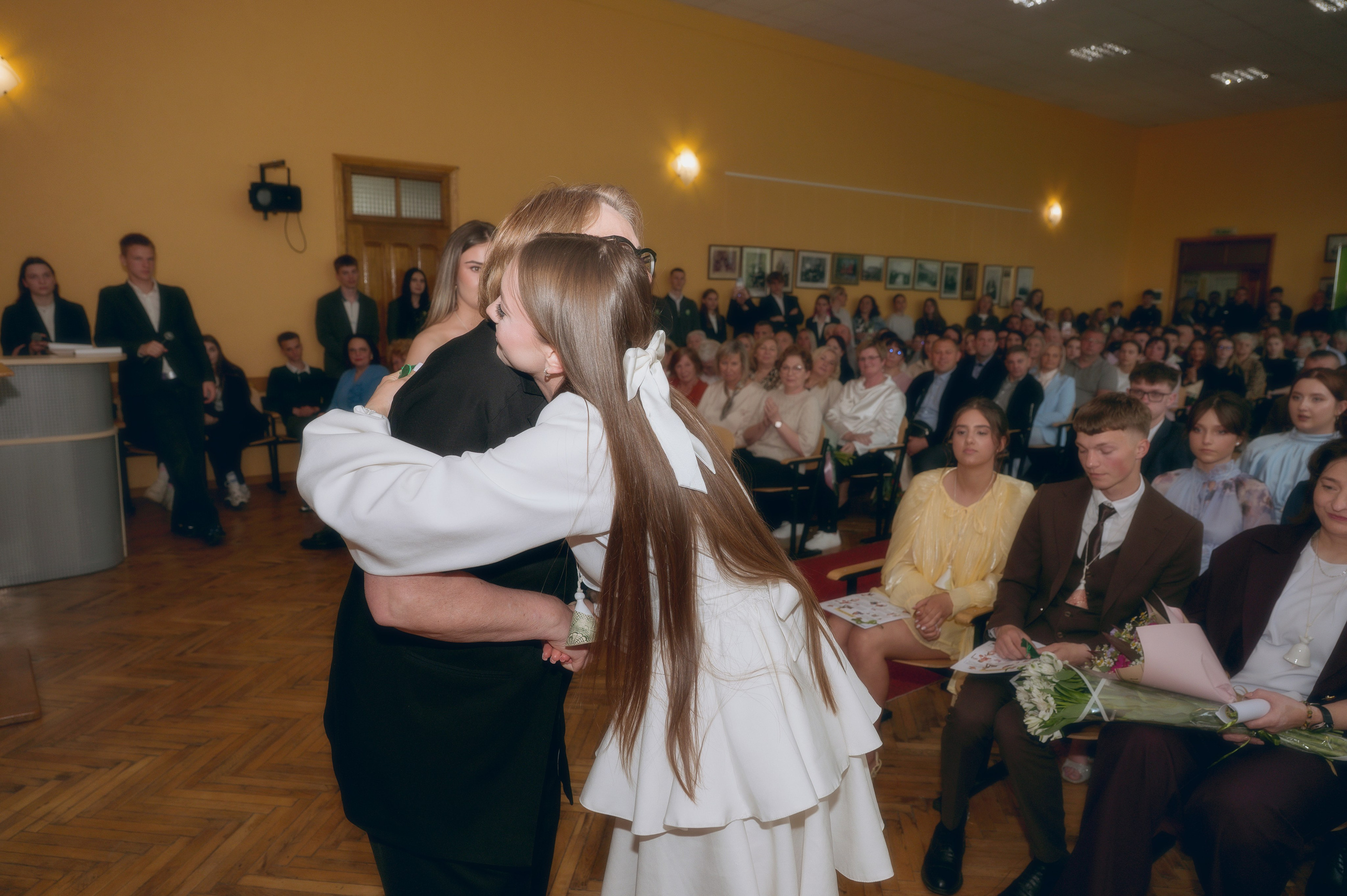 Paskutinis skambutis Joniškėlyje. Vestuvių fotografė Santa Jonuškė | Šiaulių apskritis, Panevėžio apskritis ir visa Lietuva
