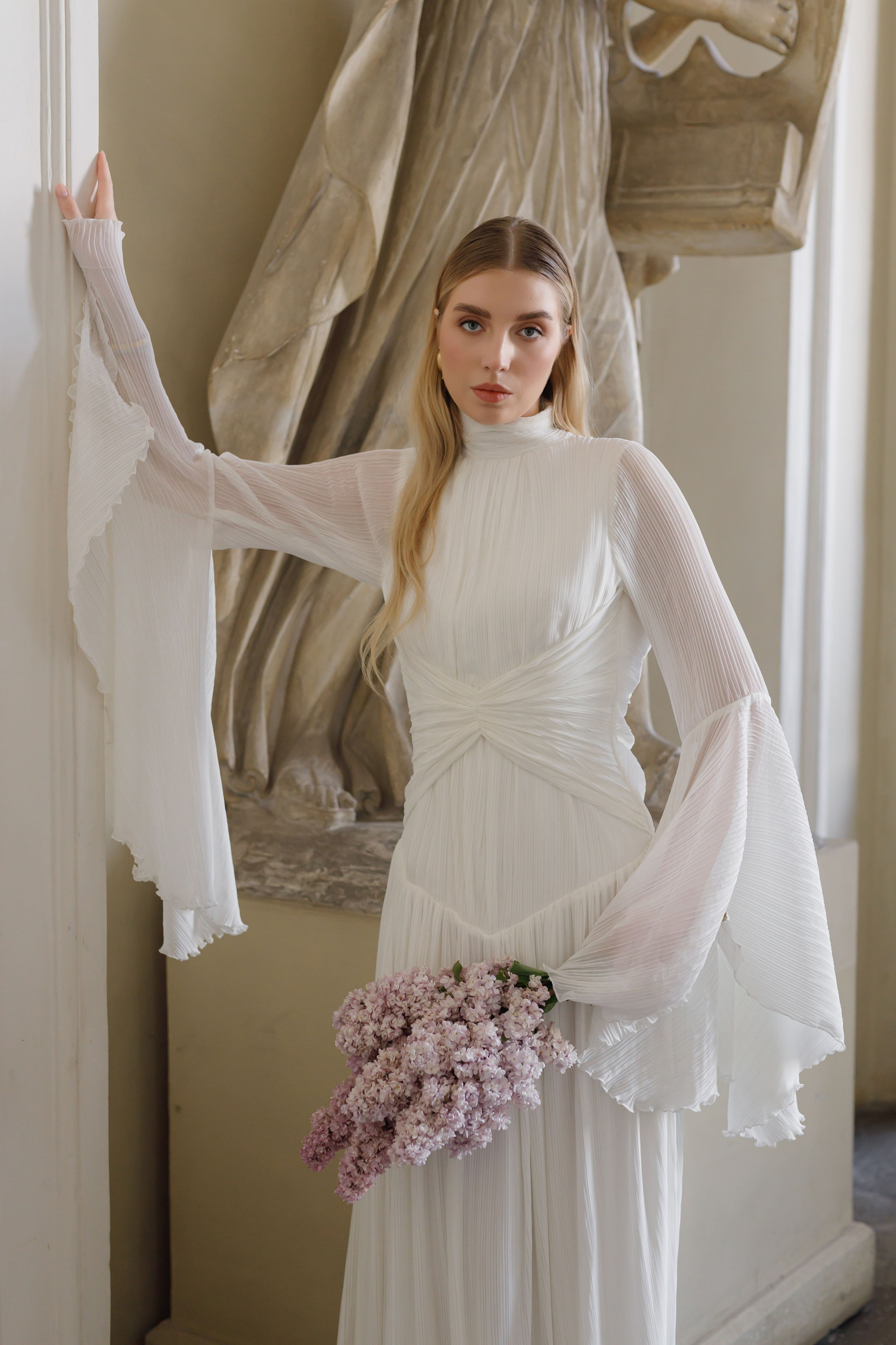 Museum elopement. Photographer Anna Curly | Weddings and Events in Dubai