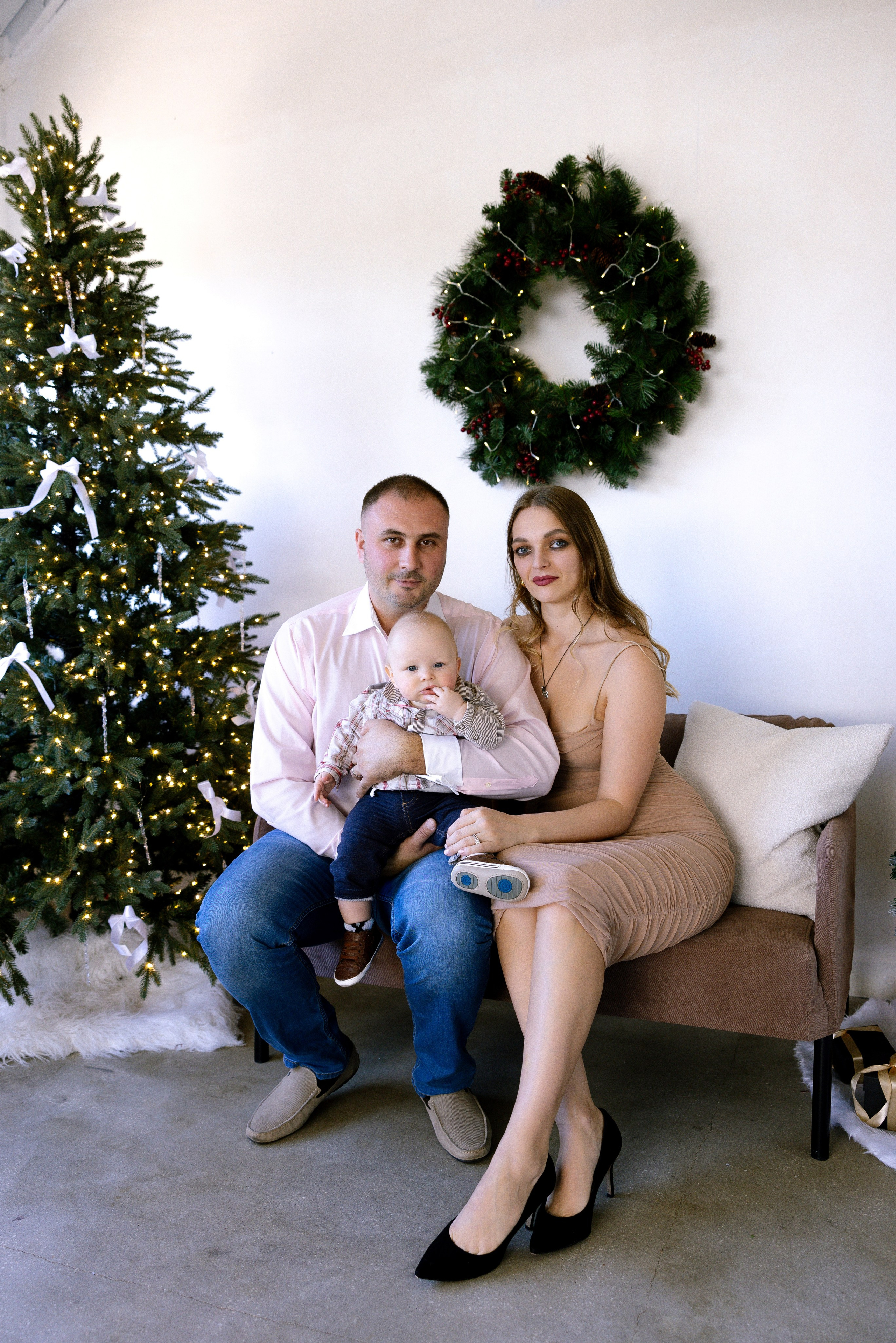 Christmas Family Photoshoot. Photographer Anastasia Nagibina