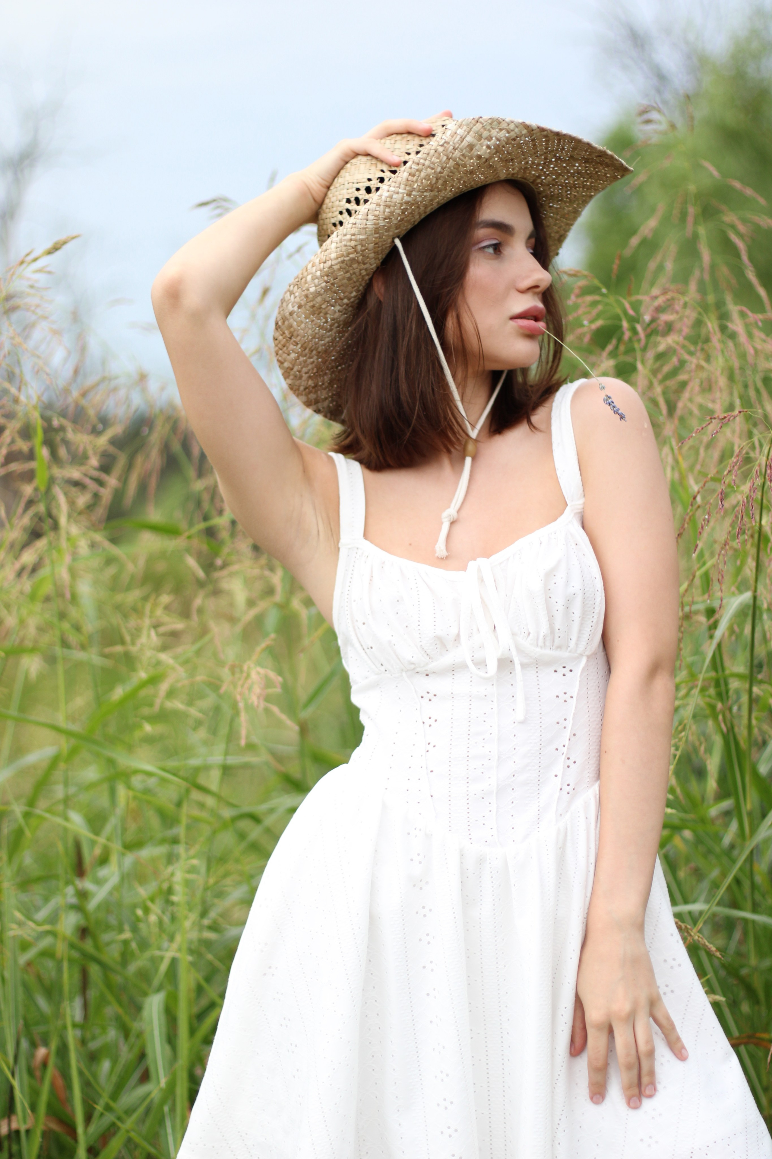 Countryside cowgirl-style portrait photoshoot. Lana Petrychenko — Portrait & Family Photographer. Valencia, Spain