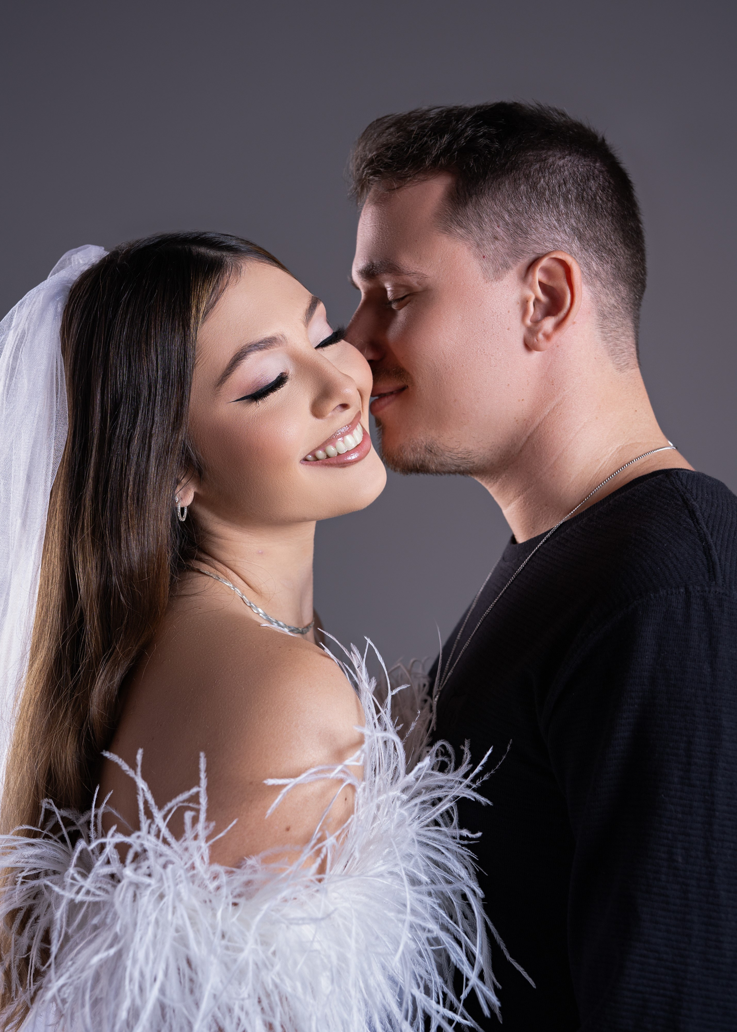 Pré Wedding Estúdio — Carol e Eric. Fotógrafo de casamento e Filmmaker de casamento