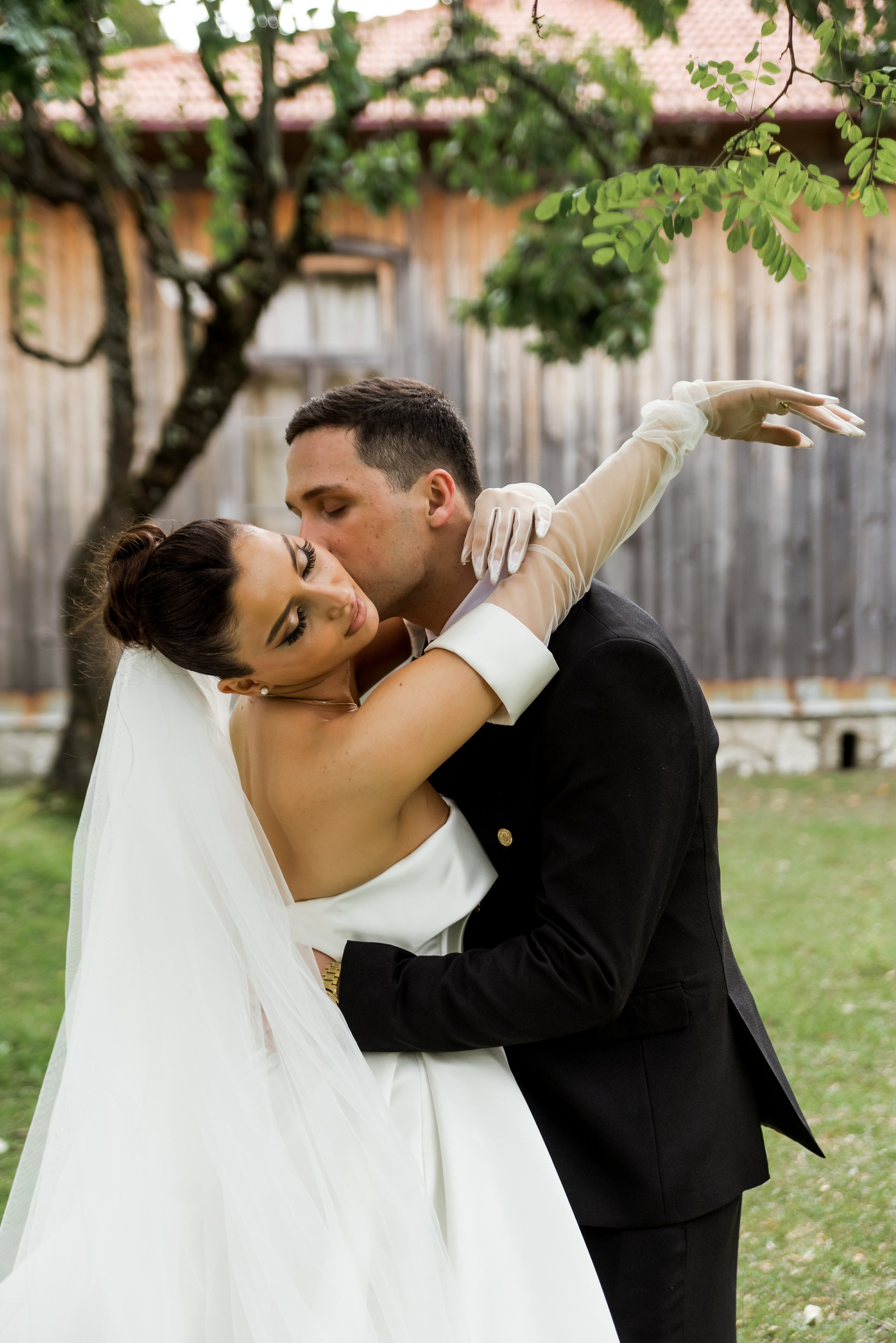Грузинская свадьба Луки и Нино в Кутаиси. Свадебные фотографы в Грузии, Армении. Макс Коваленко и Лара Татосян. Свадебный видеограф