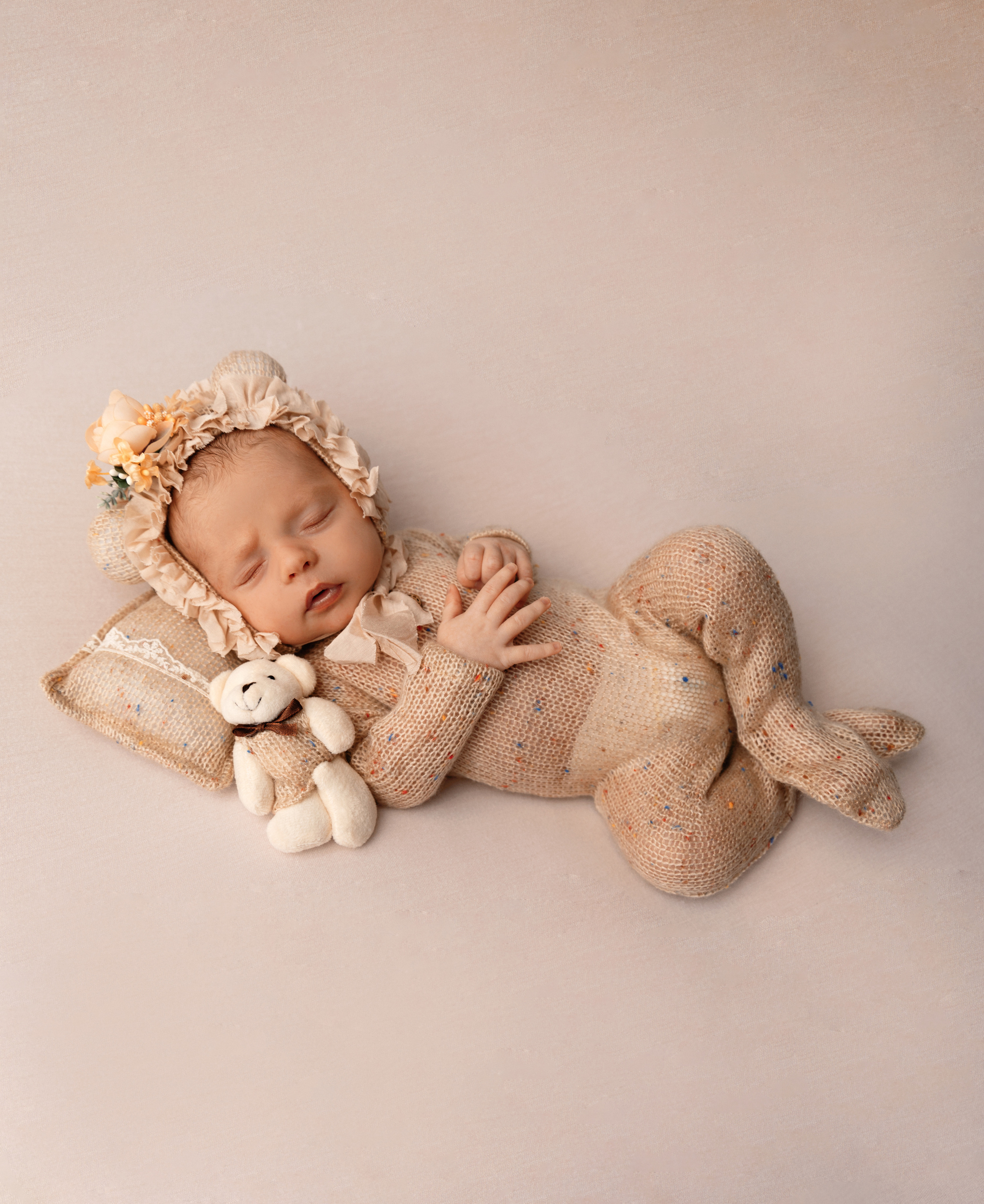 Newborn. Professional photographer in NYC Kristina Bagdasaryan