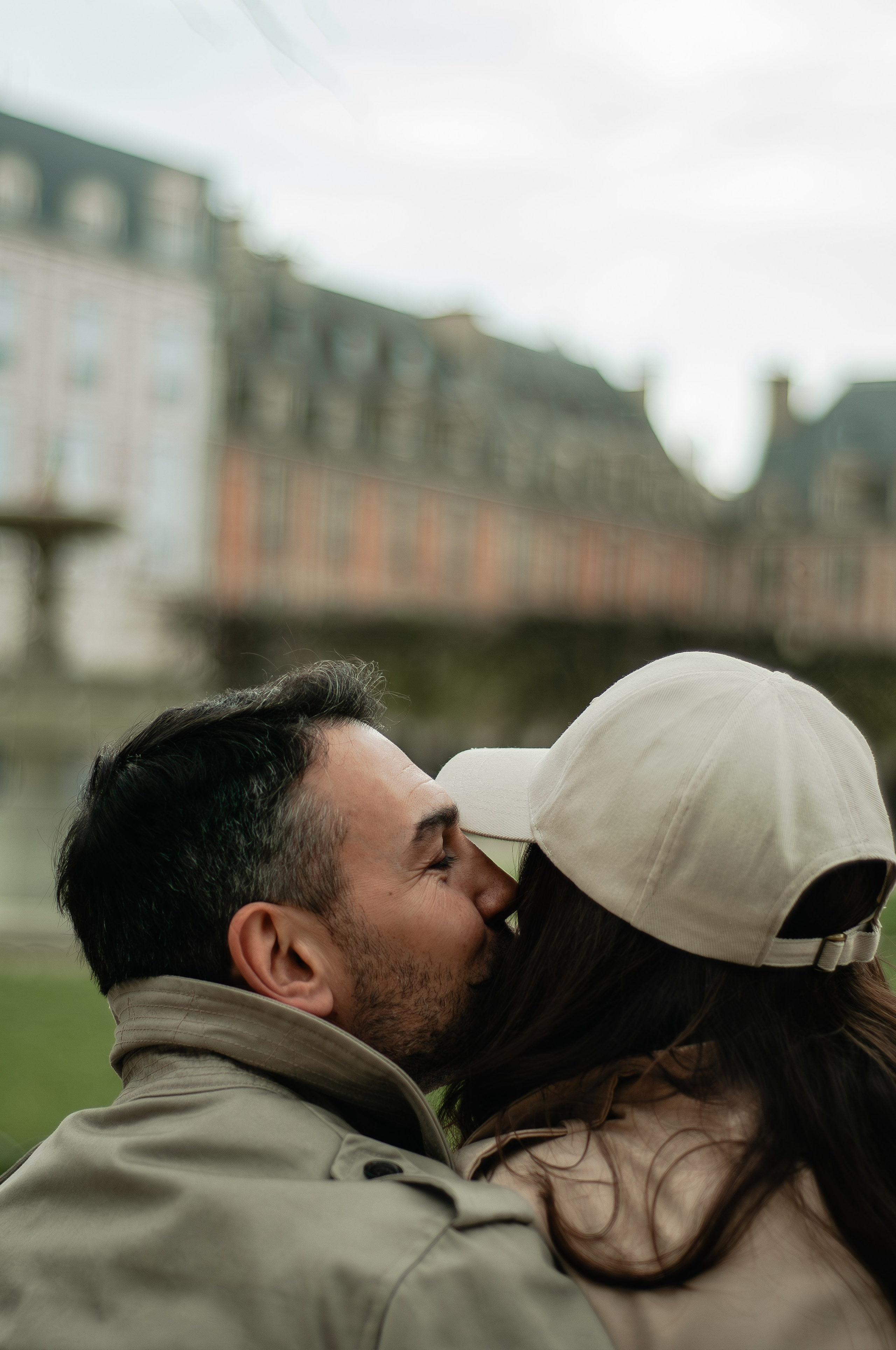 Street couple photoshoot. Paris photographer — Polina Osipova