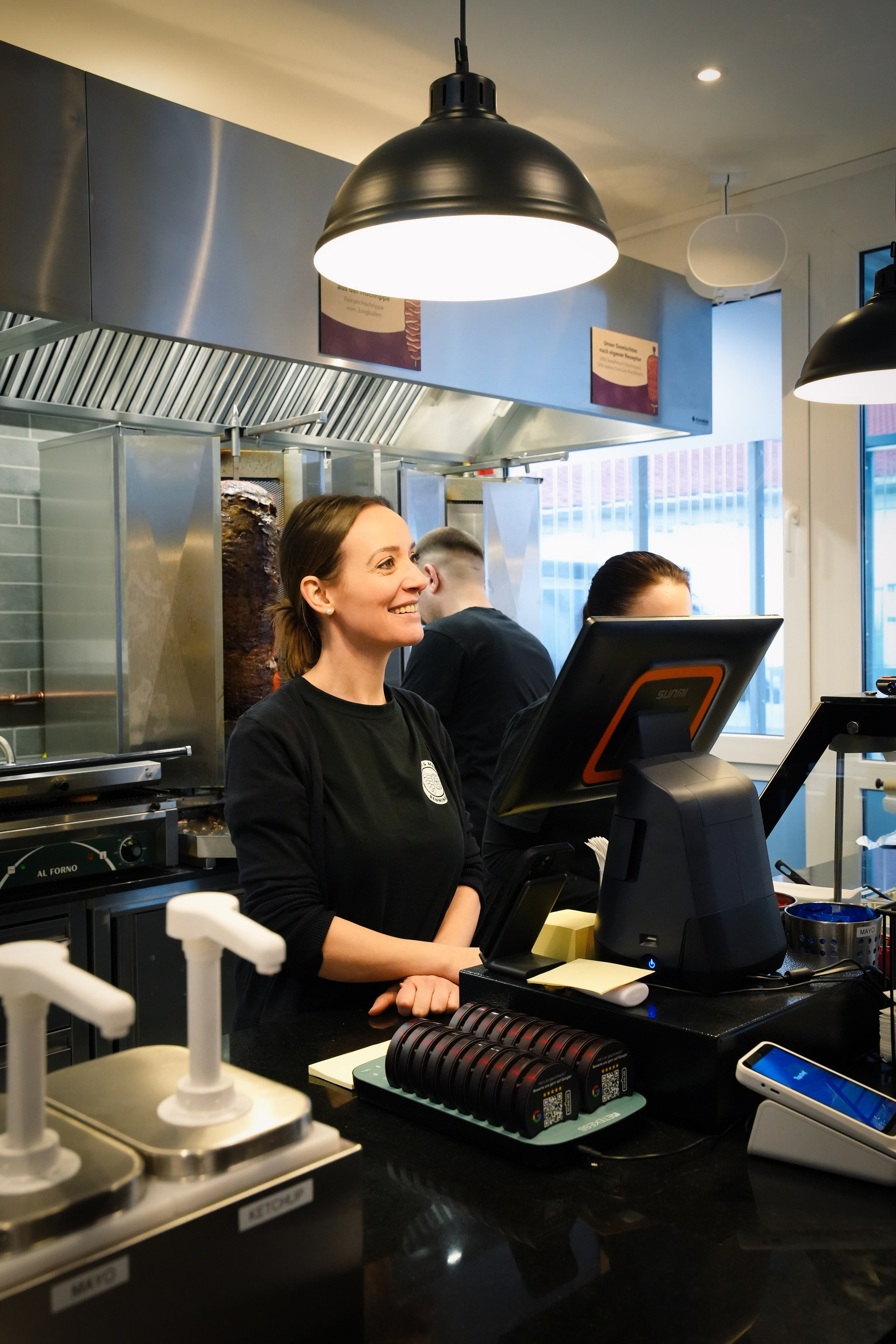 „Eröffnung-Dönerladen“. Fotografin Yuliia Turinina in Stuttgart