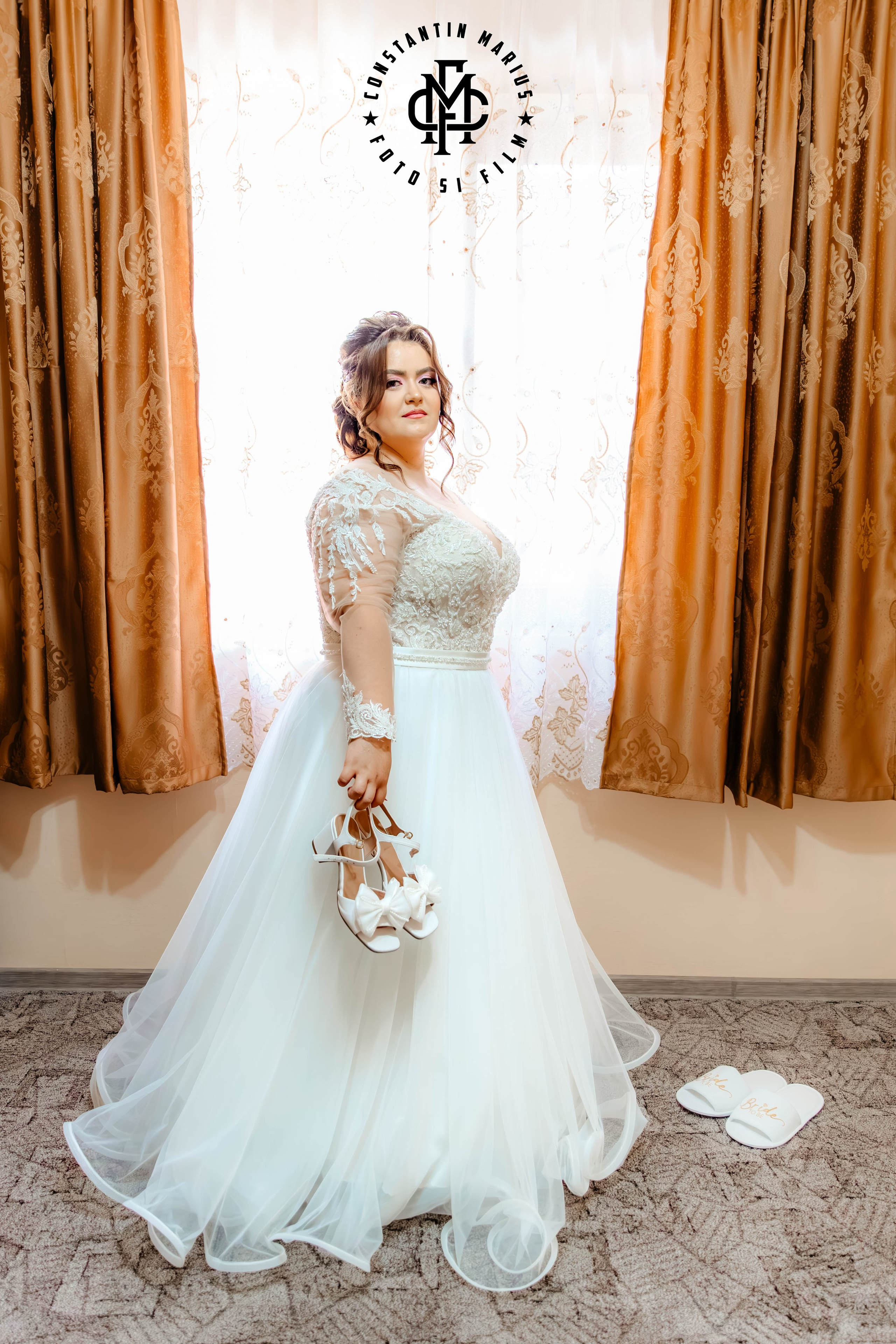 WEDDING PHOTOGRAPHY. DESPRE NOI