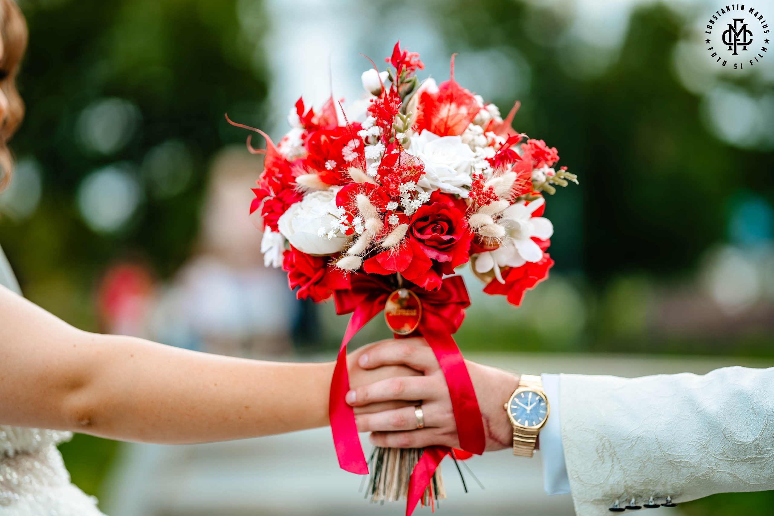 WEDDING PHOTOGRAPHY. DESPRE NOI