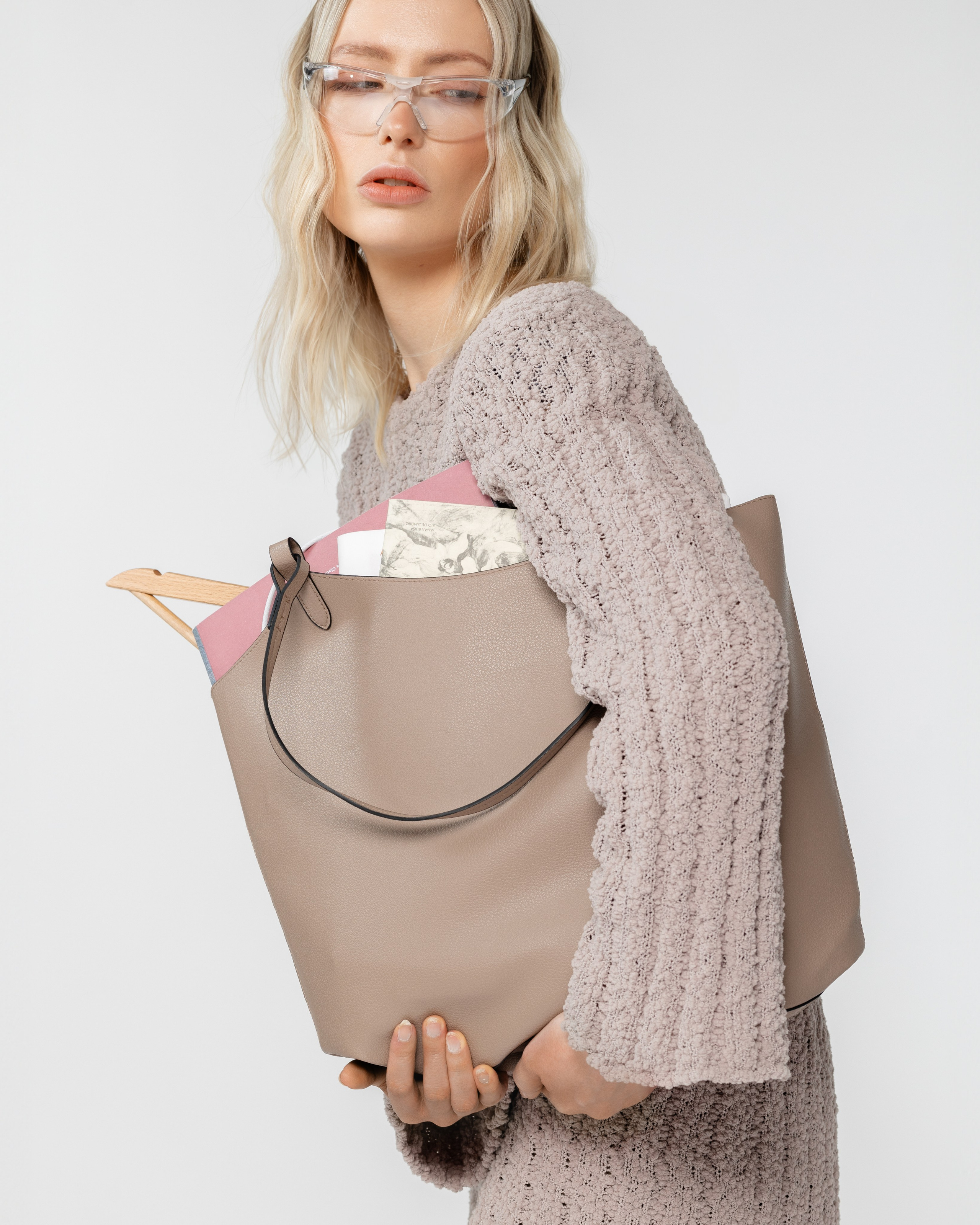 Lookbook Naomi. Valokuvaaja Lahti, Helsinki Elena Salonen