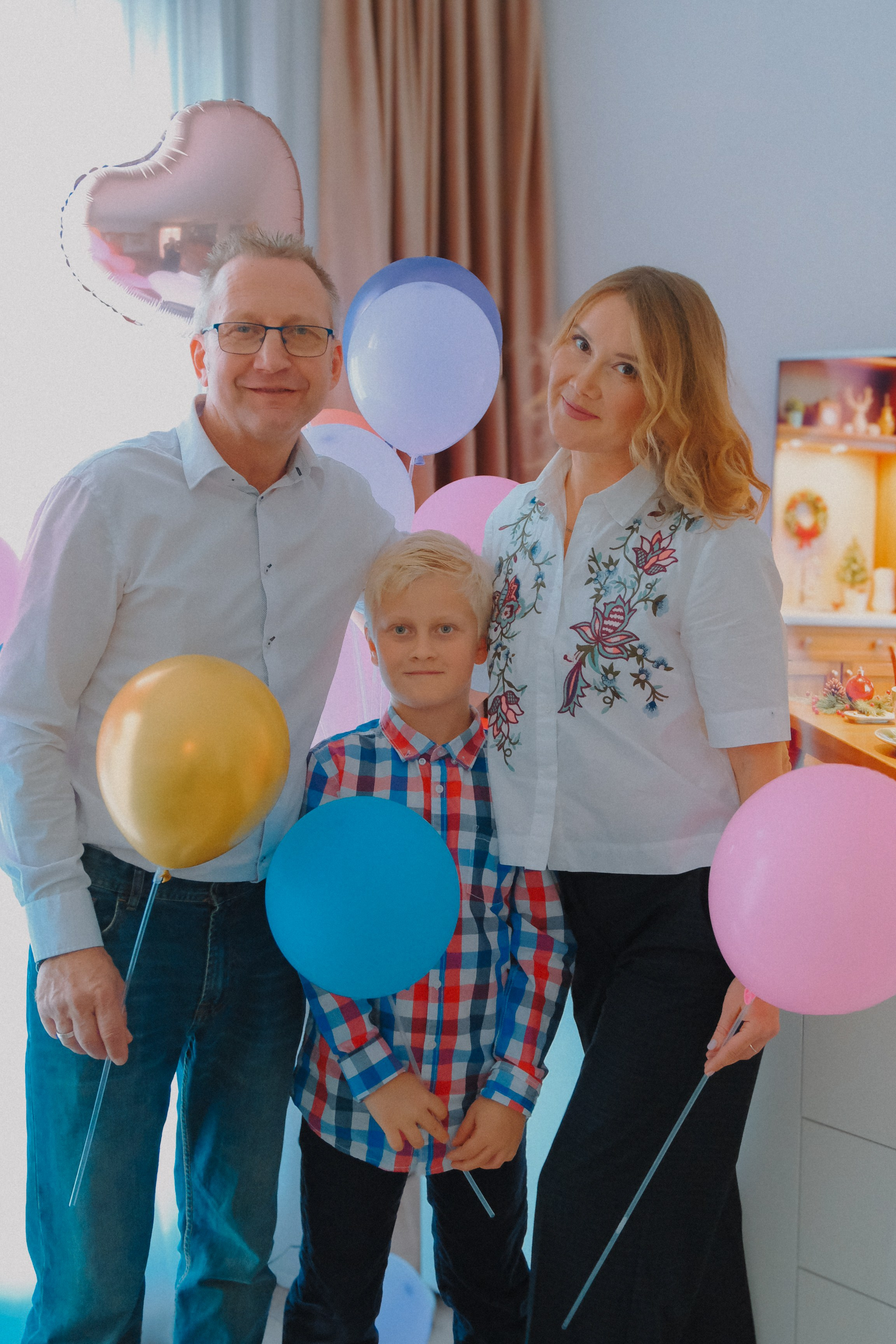 Sesión familiar en Navidad. Fotografía profesional en Calafell - Elena Medvedeva