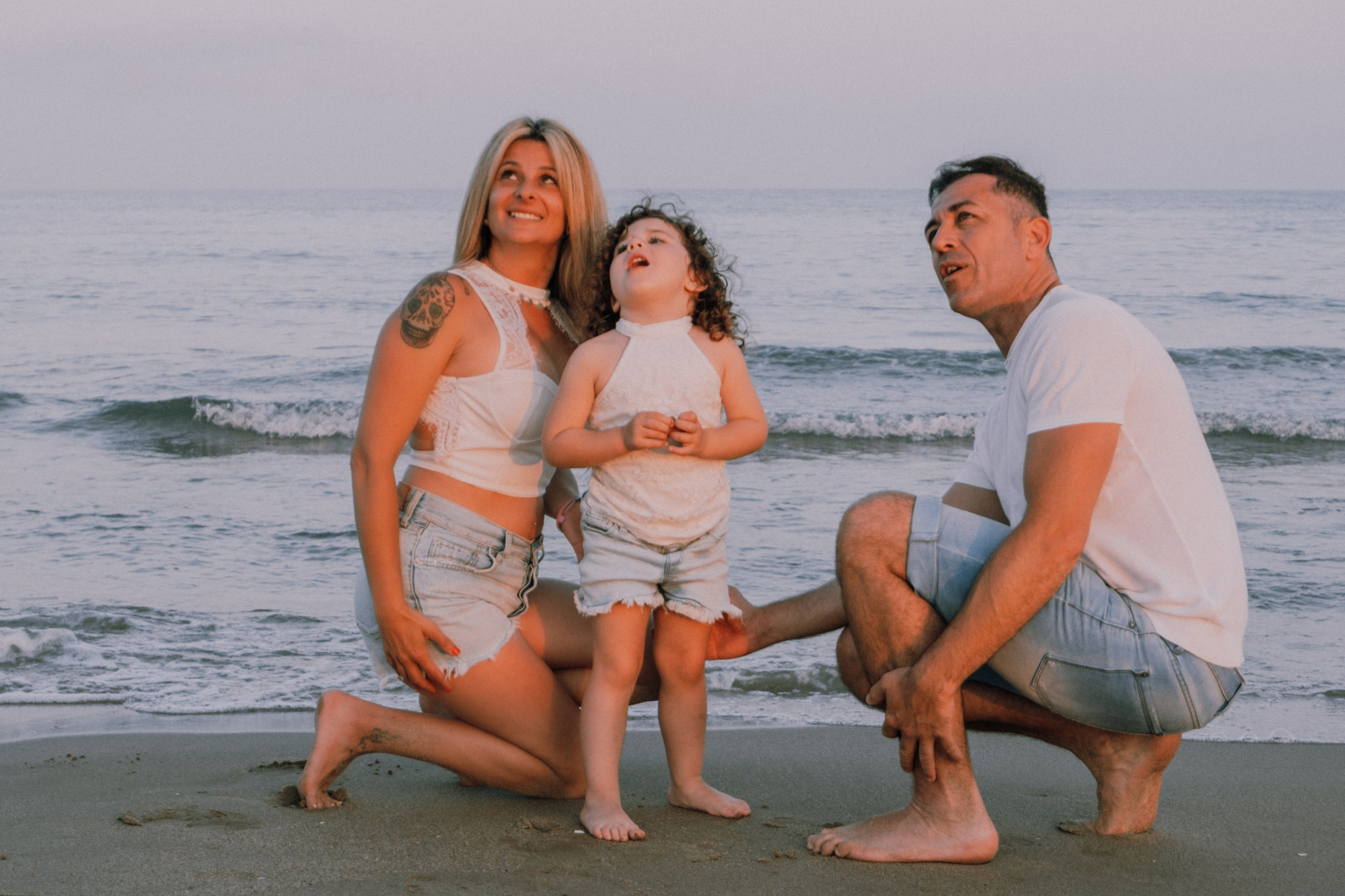 Sesión familiar en la playa. Fotografía profesional en Calafell - Elena Medvedeva