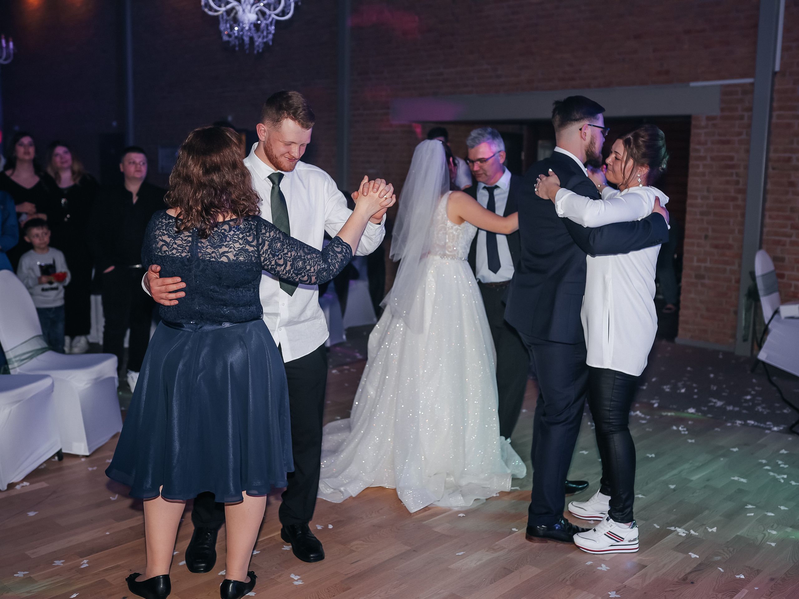 Hochzeitsfeier Reportage. Familien- Fotografin in Marienhafe, Aurich, Emden, Norden, Leer