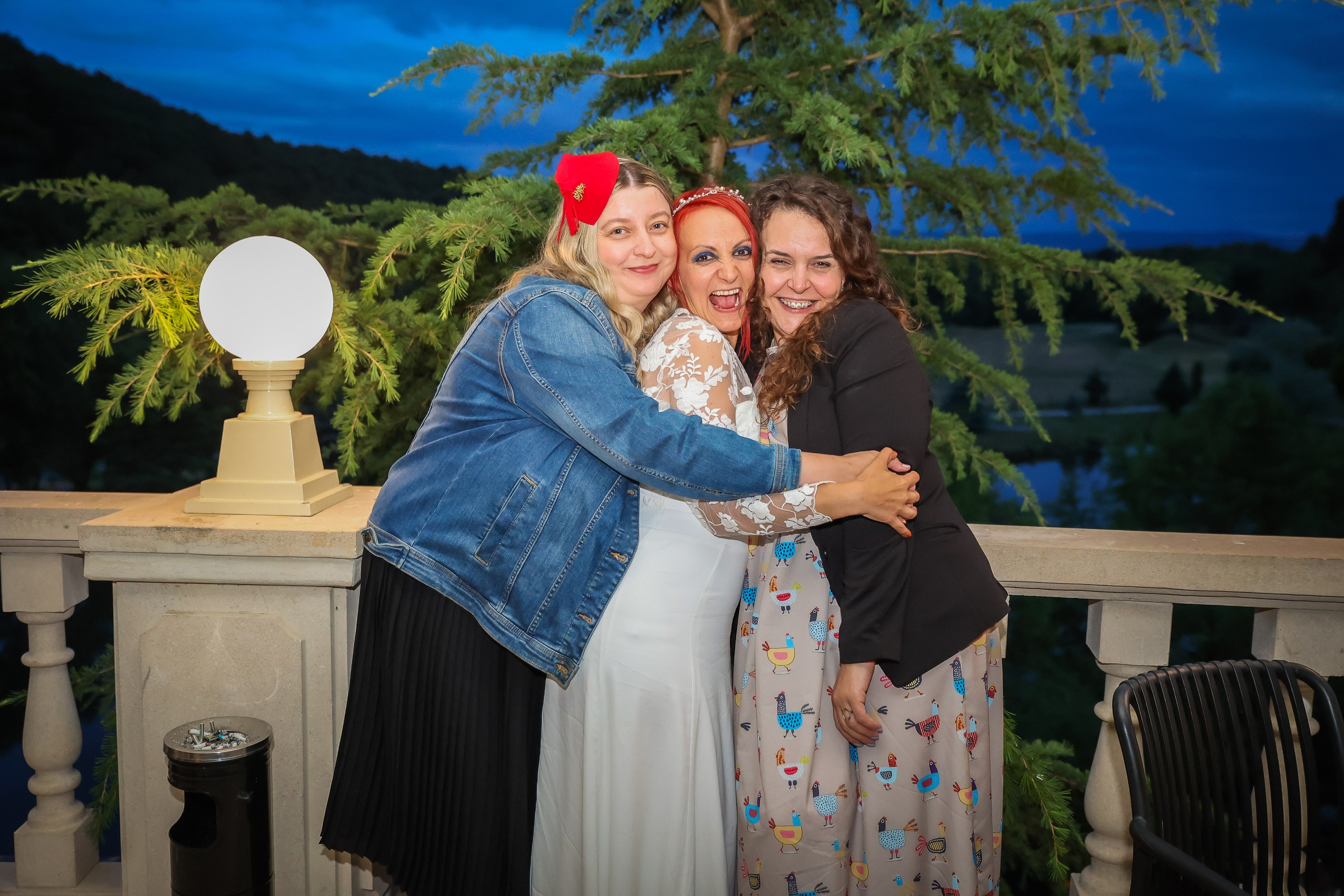 Oana&Bogdan — distractie, rasete, amintiri. Rares Bucur is a professional wedding photographer based in Cluj-Napoca, Romania, specializing in wedding photography