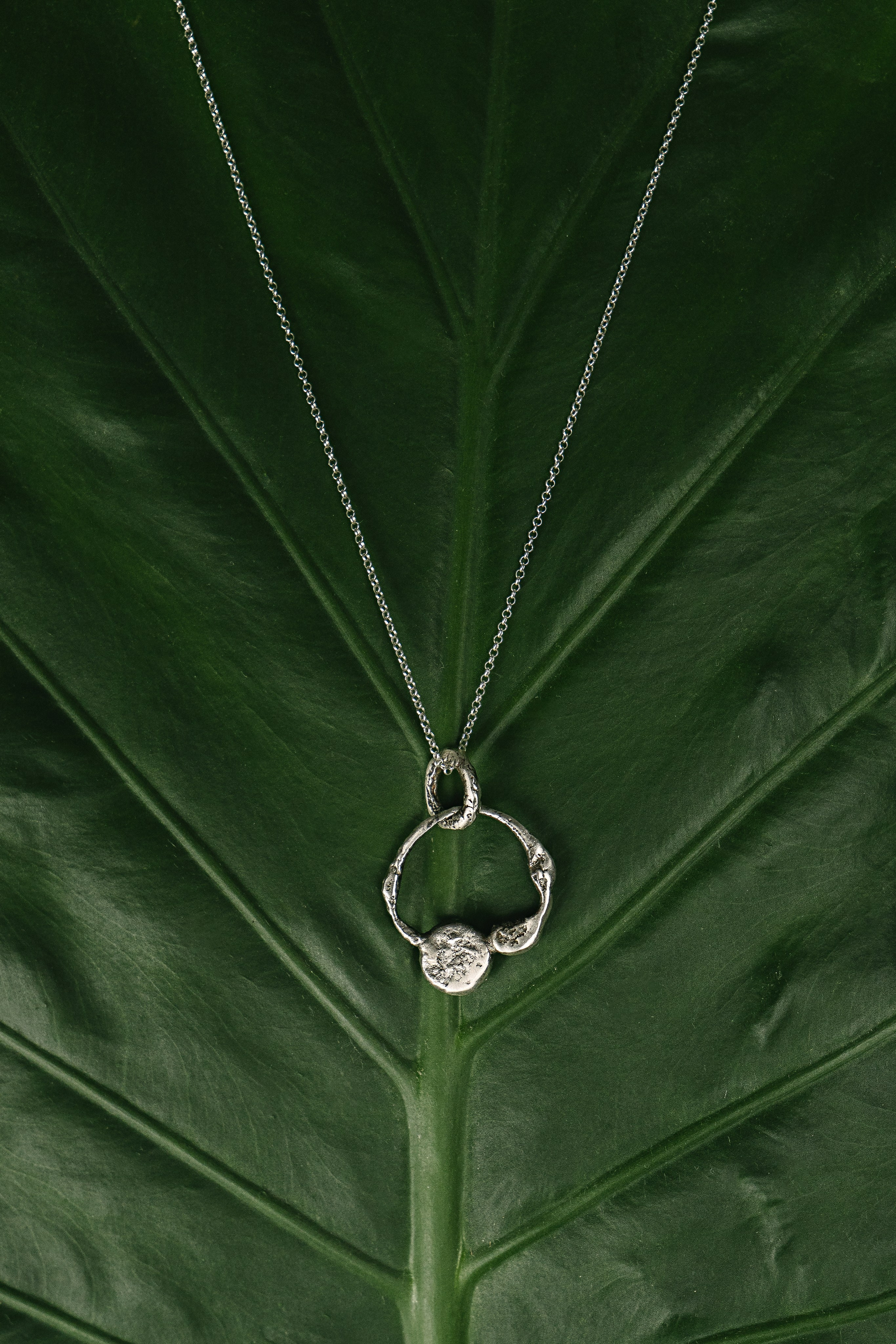 Fotografía de joyas en barcelona. Creador de contenido visual en Barcelona | Dima Kit