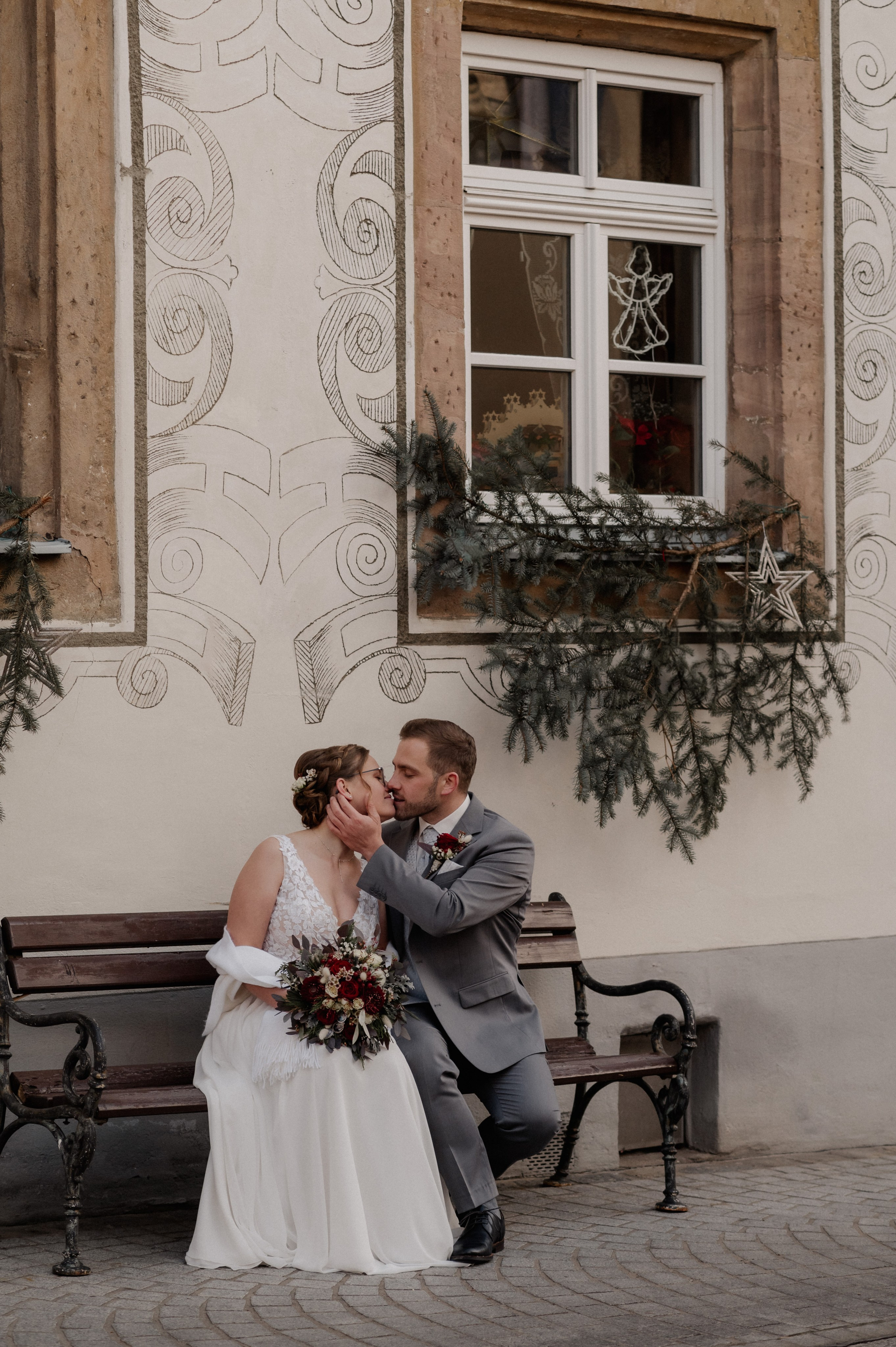 CIVIL WEDDING IN WOLFRAMS-ESCHENBACH. Photographer in Nuremberg Irina Mehnert from Ansbach