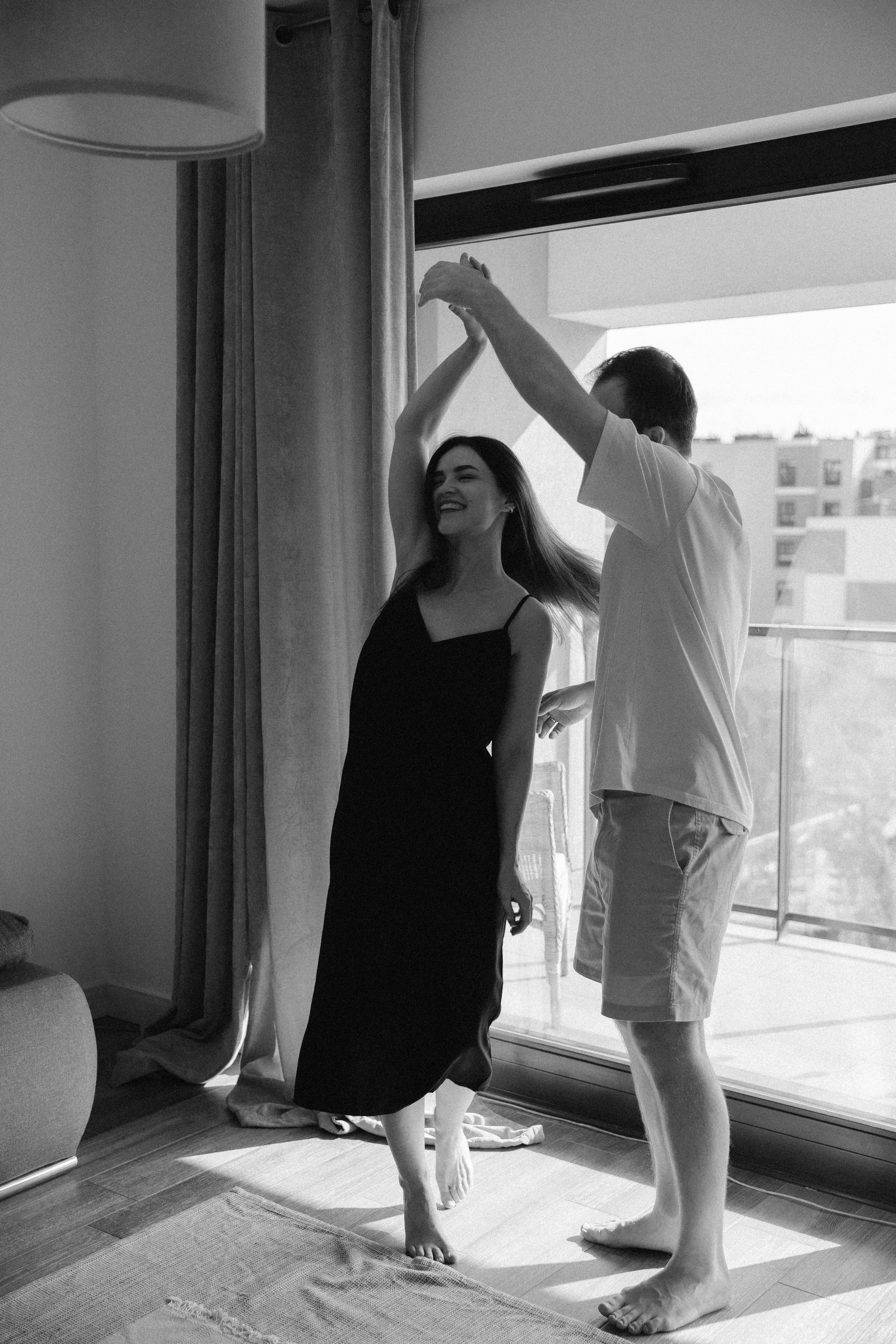 Anna+Andrew | At-home session. Photographer in Los Angeles. Julia Ishmuratova