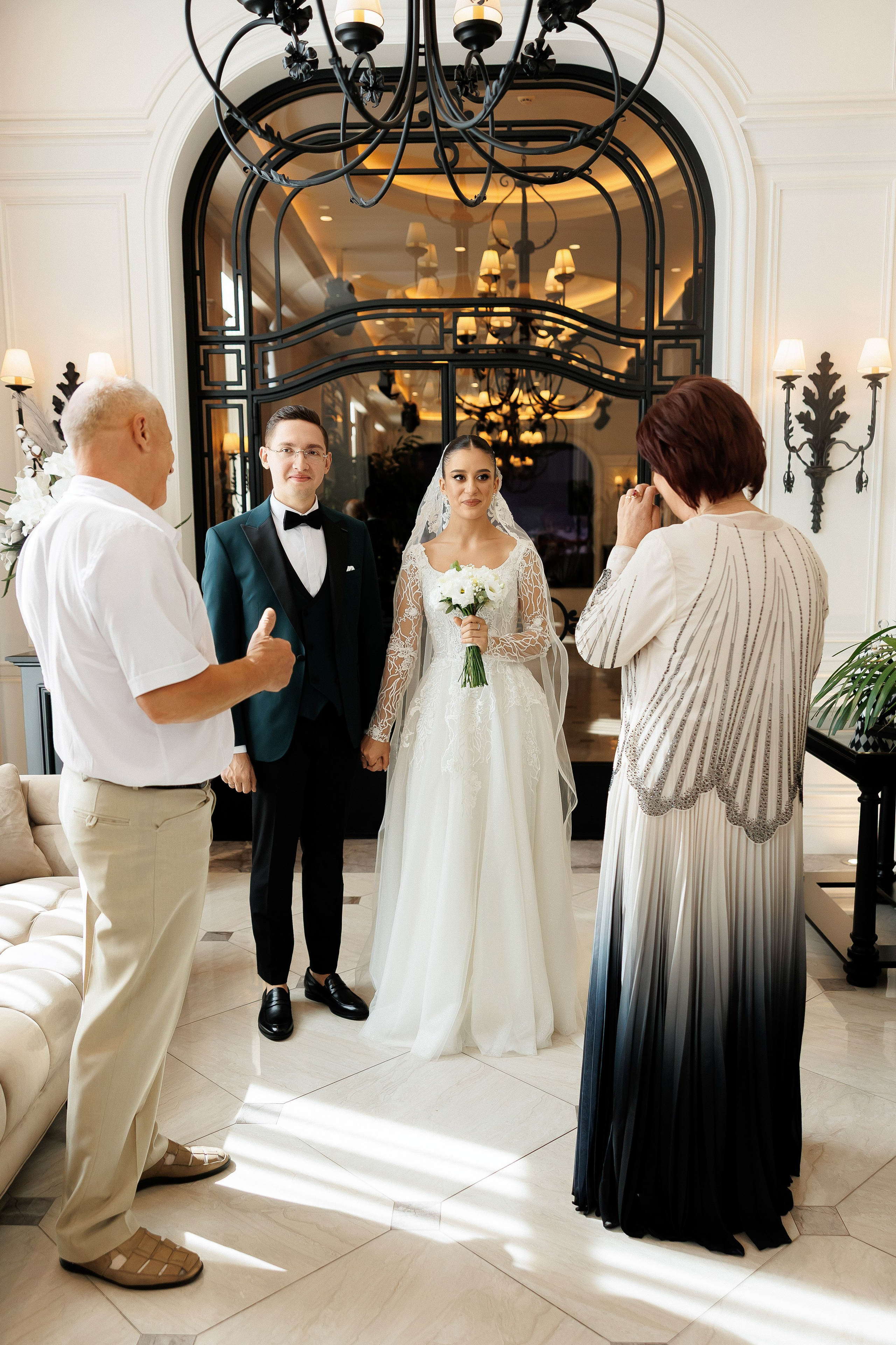 Serghei & Erica — Queen Residence. Servicii Foto și Video 067188353