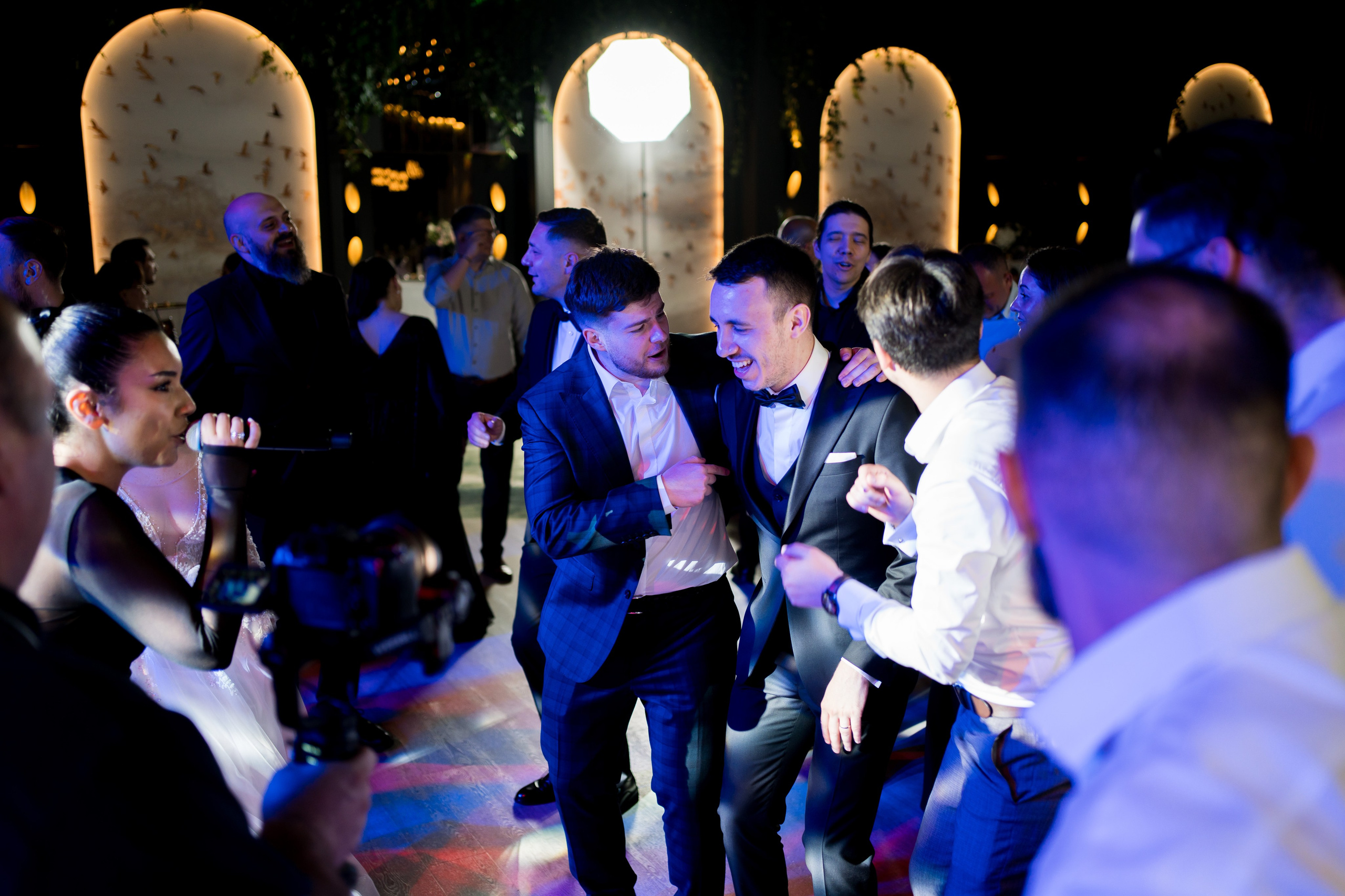 PARTY. Gabriel Florea — Fotograf nuntă București