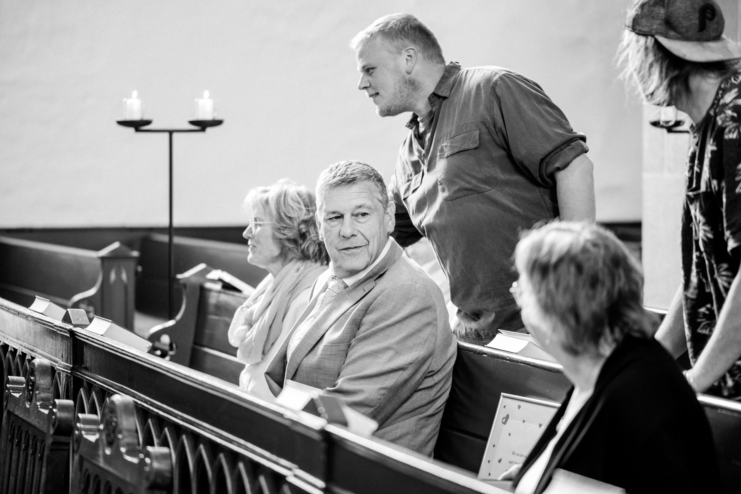 Kirchliche Trauung in Oerlinghausen – Emotionale Hochzeitsfotos & Stilvolle Reportagen!. Hochzeitsfotografin in Gütersloh | Authentische Hochzeitsreportagen | TK Photographie