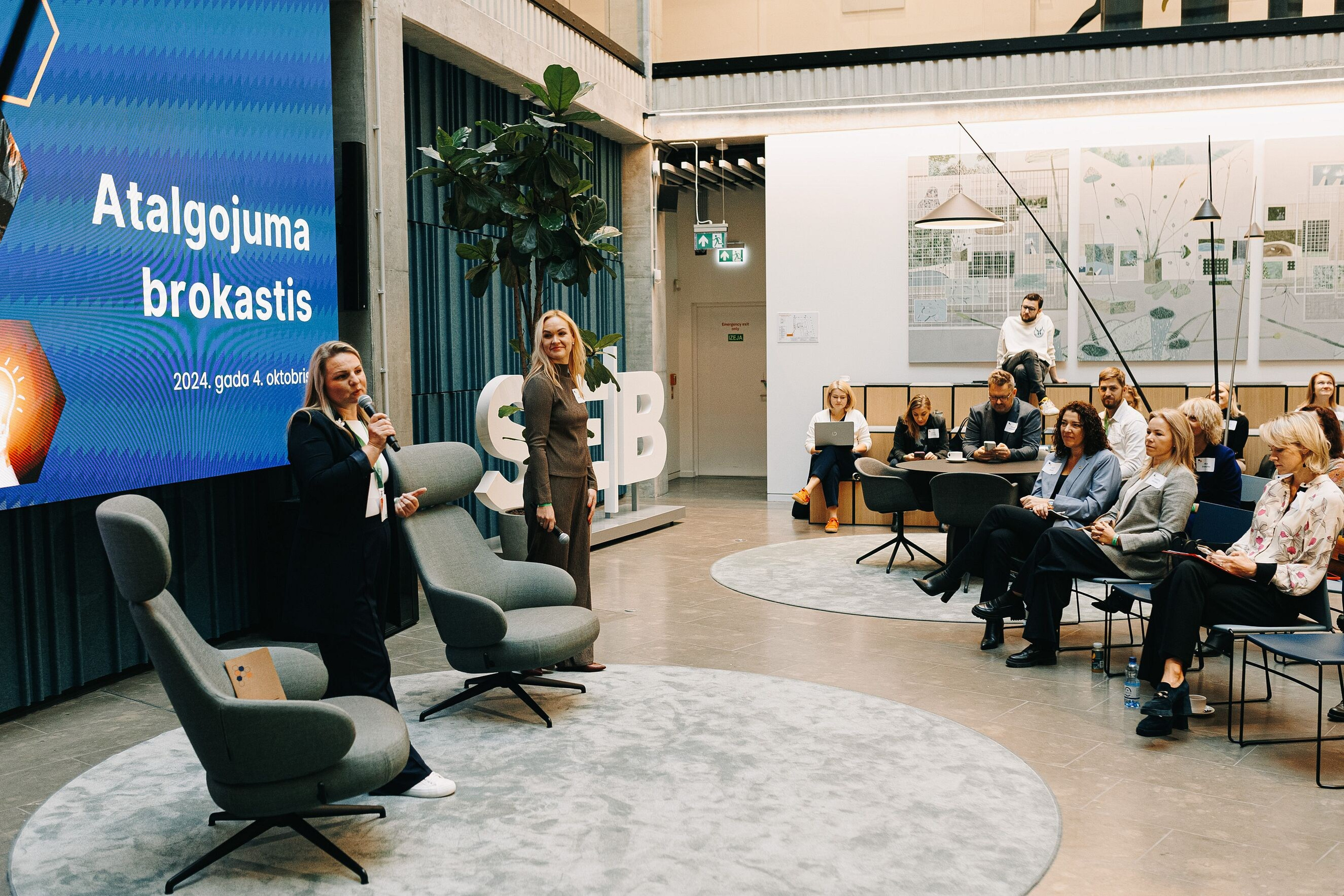 Atalgojuma brokastis SEB bankā