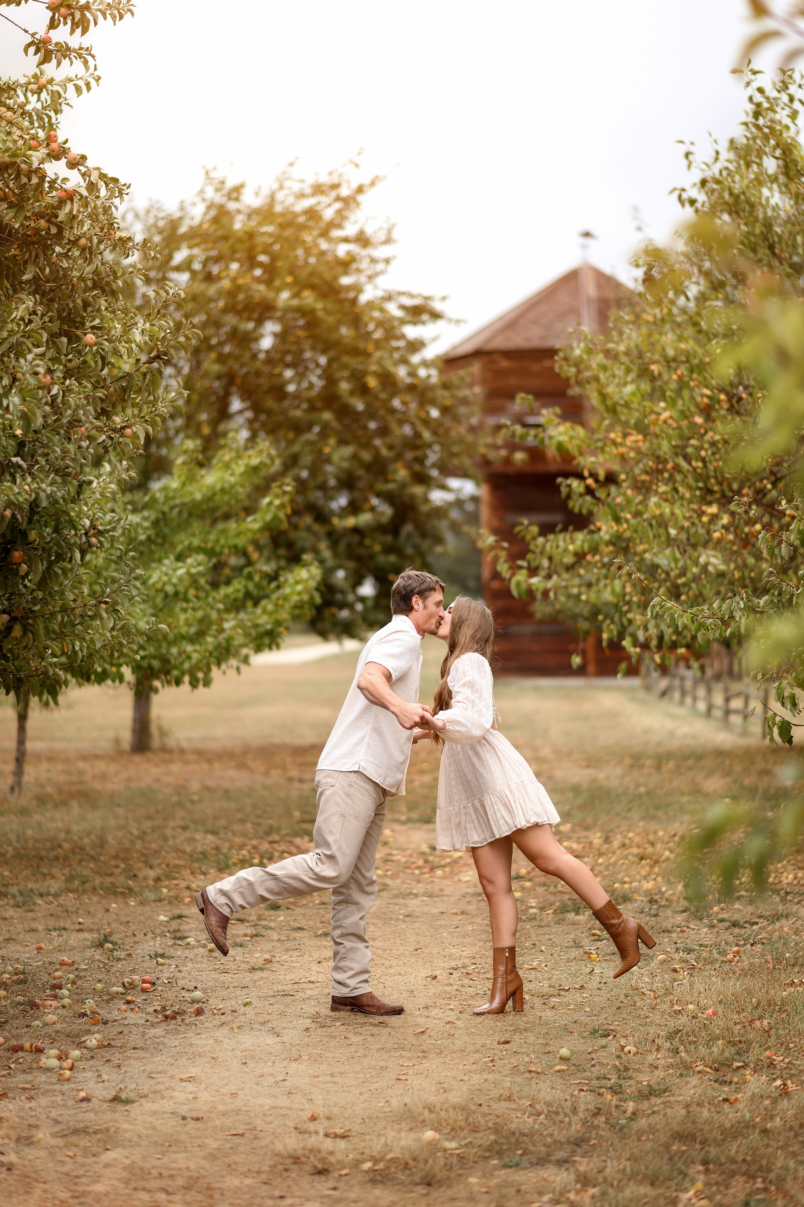 Romantic Couple Session Portland OR | Love Story. Alena Tau | Wedding & Family Photographer Vancouver WA and Portland OR