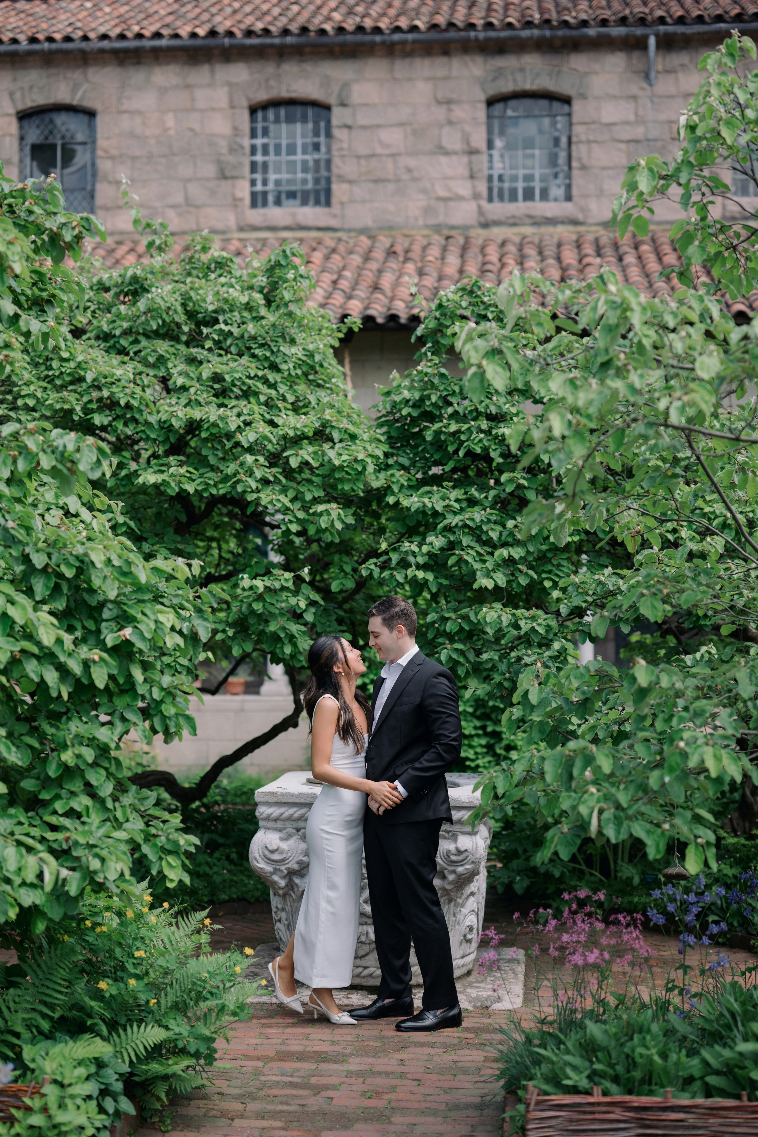 Jennifer & John. Engagement Photoshoot at The Cloisters, Fort Tryon Park