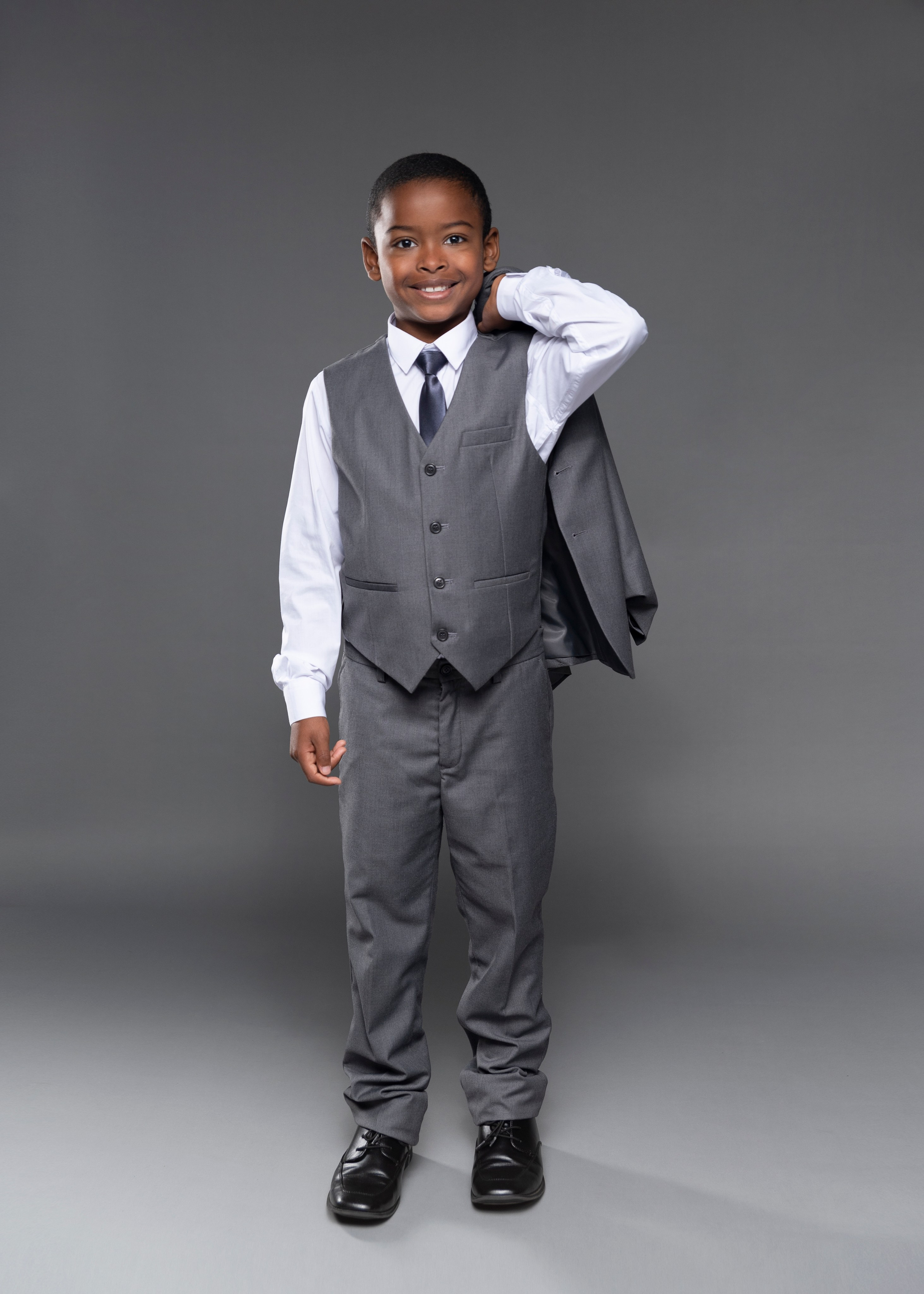 Family portrait at “Alice Green” studio. Portrait, kids and family photographer in Wesley Chapel Alina Alice Osipova