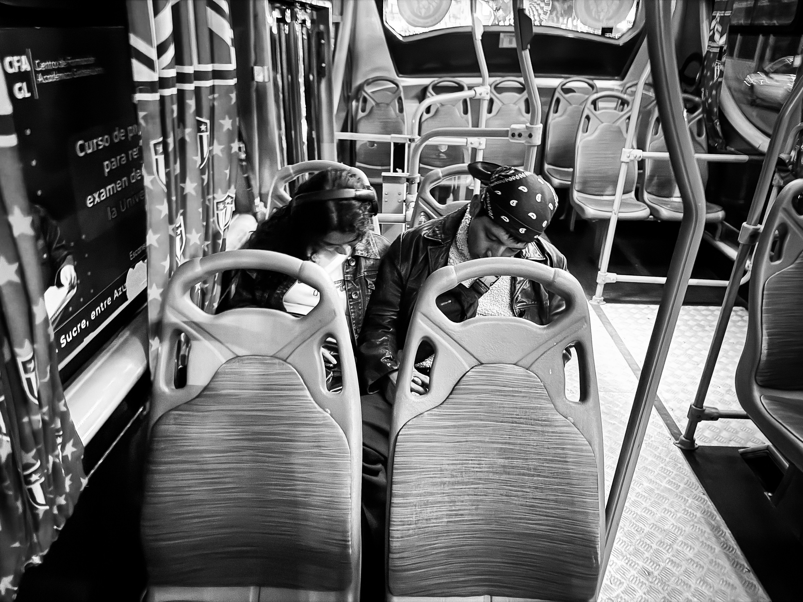 Black and White Street Photography | Jordy Chuquimarca. Jordy Chuquimarca Fotografía