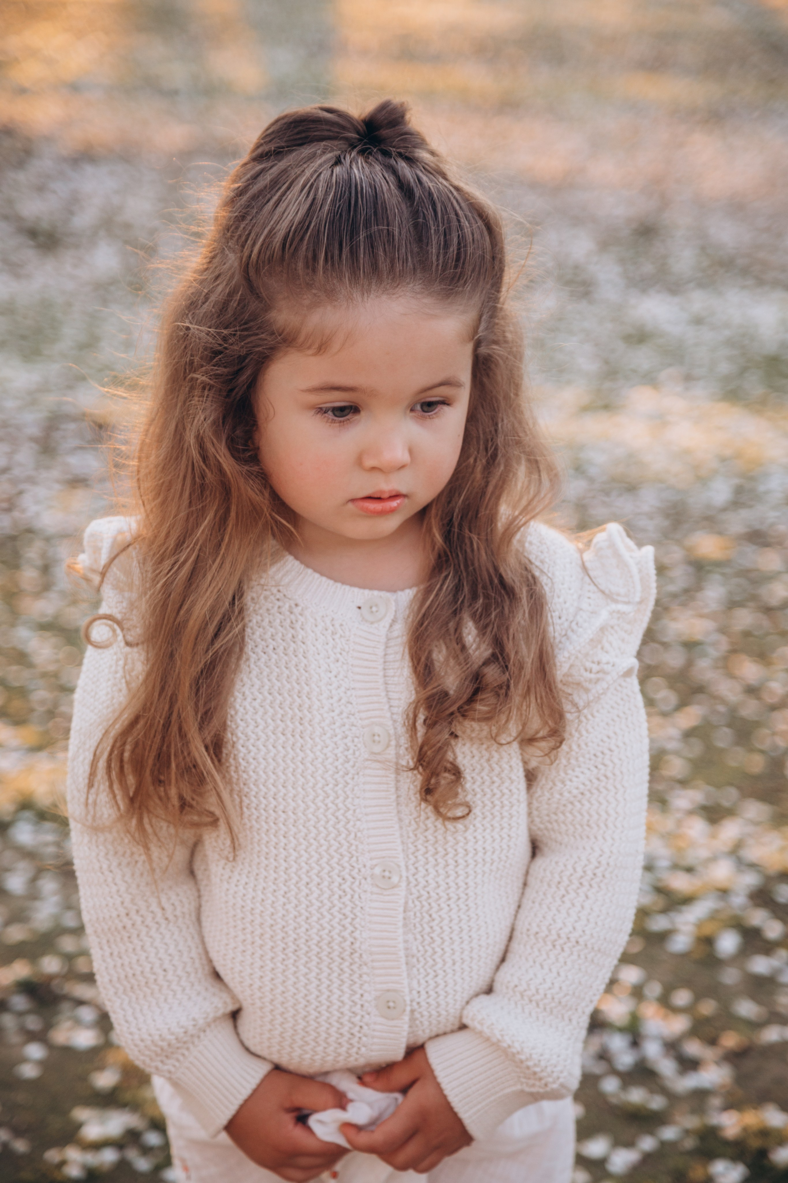 Family in nature. Family and children’s lifestyle photographer Elena Tumanova