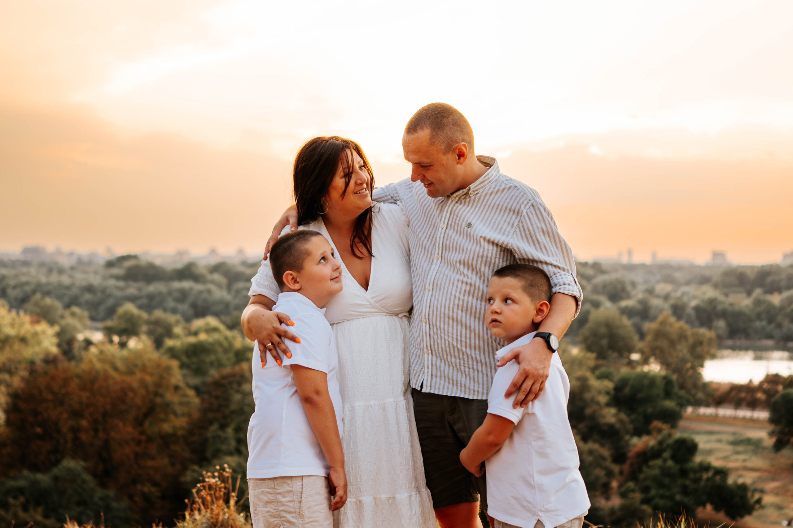 Bojana, Nikola, Stefan i Uroš - porodično fotografisanje. Dečiji i porodični fotograf