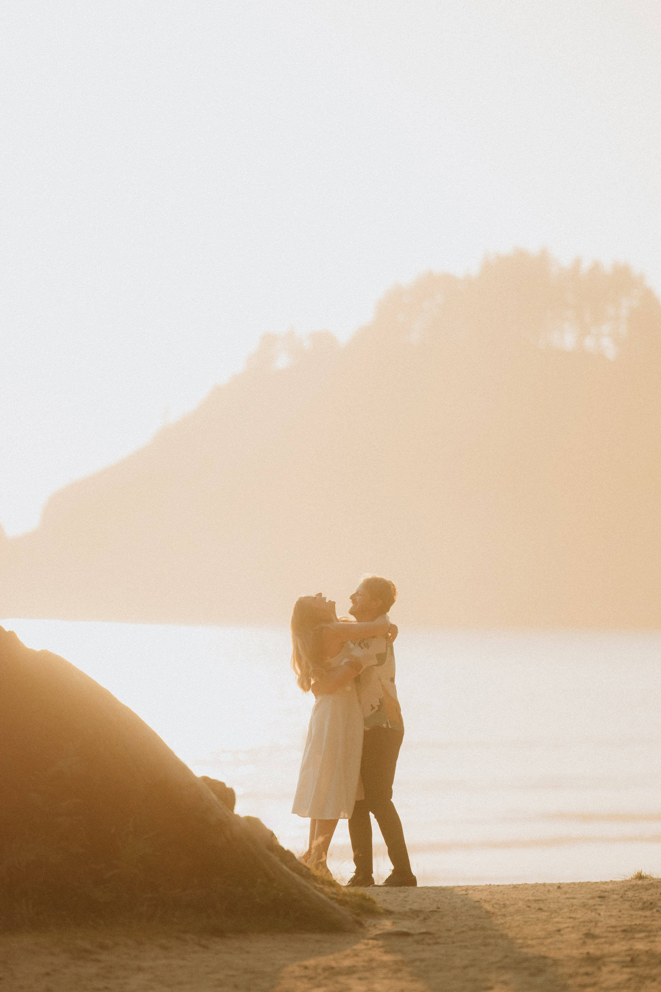 Engagement Photography at Cannon Beach | Jessie & Isaac's Session by Georgy Shishkin | Capturing Moments in Portland, Seattle, Bend & Oregon. Capturing Love in the Heart of the Pacific Northwes