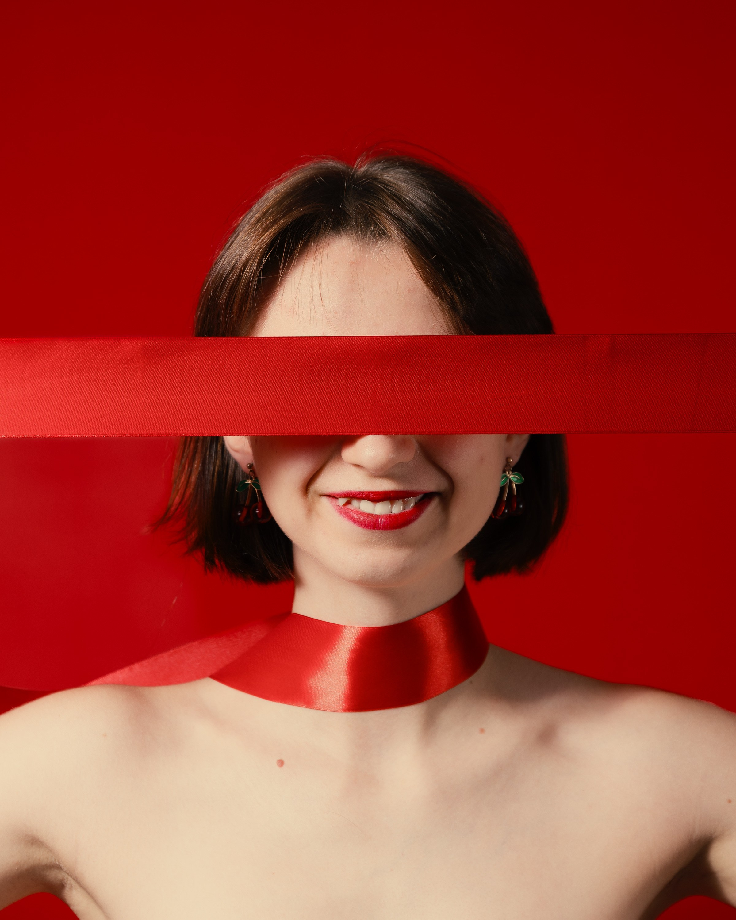 Red. Vladimir Ustinov