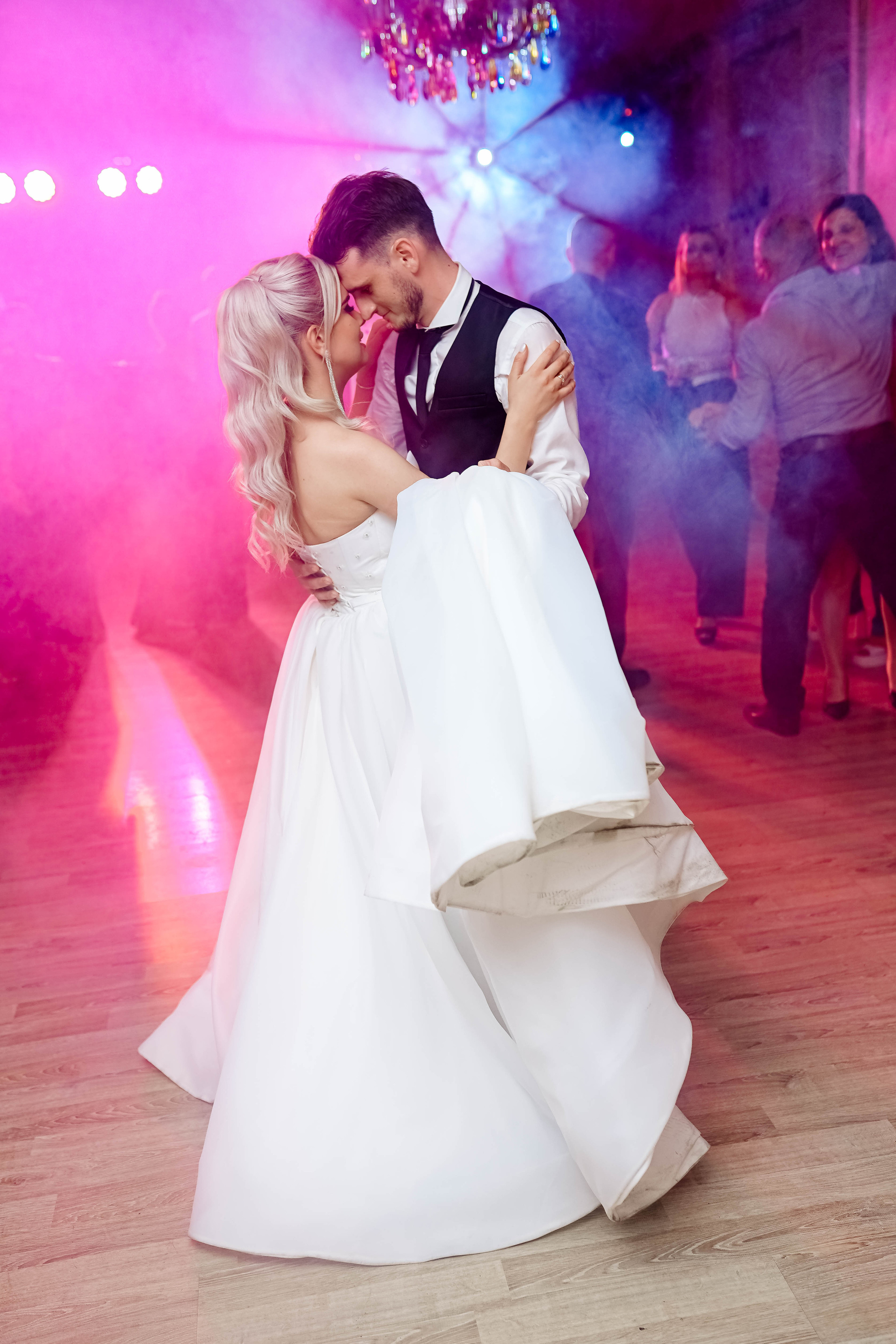 Wedding N&E. Https://www.instagram.com/grosu.photography?igsh=MTR6Y2xobGw1ZTluZg%3D%3D&utm_source=qr