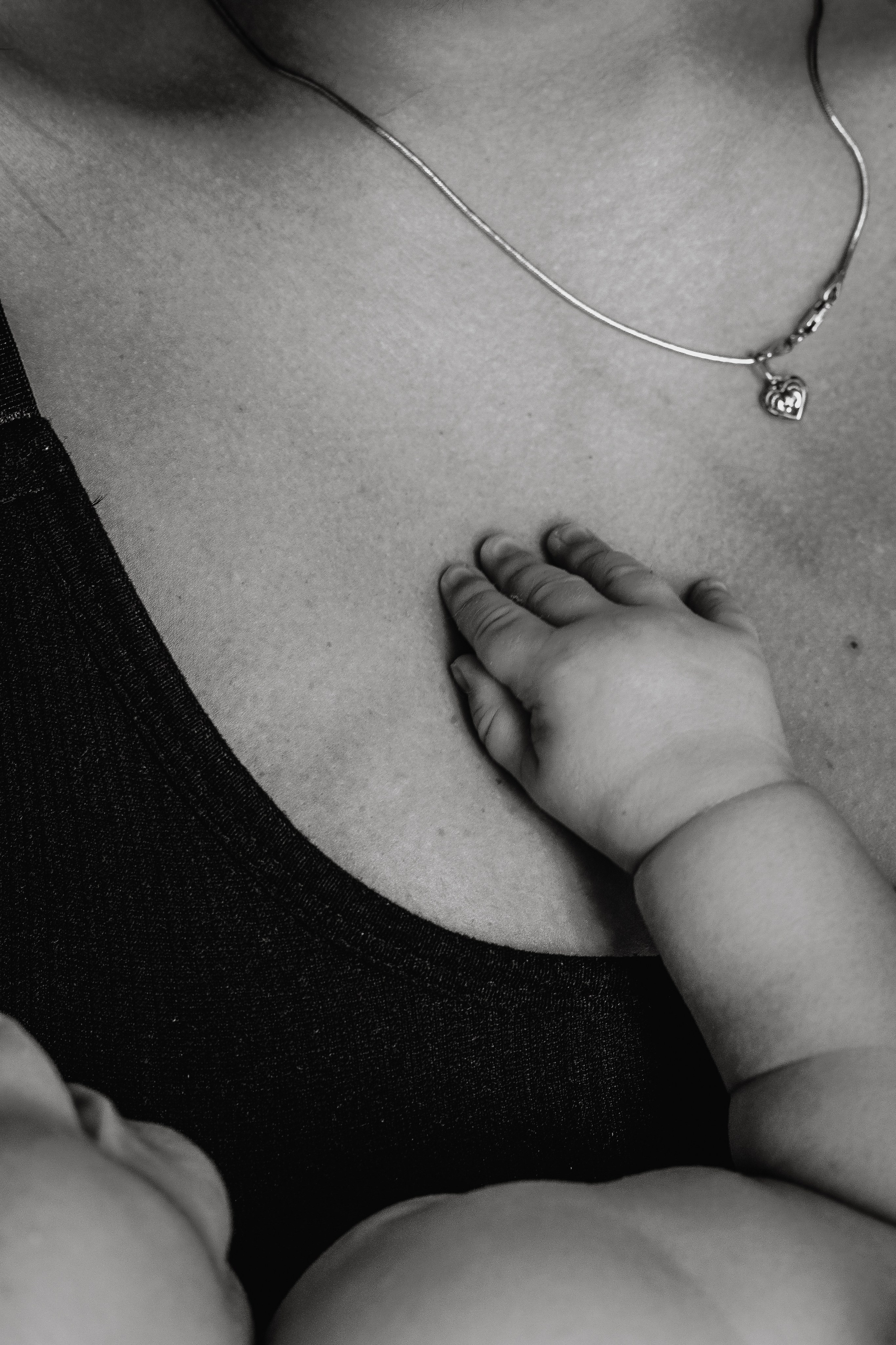 Natural Newborn Photography at Home – Soft & Timeless. Alisa Tant — Family and newborn photographer Bucks County, Montgomery county, Philadelphia, NJ